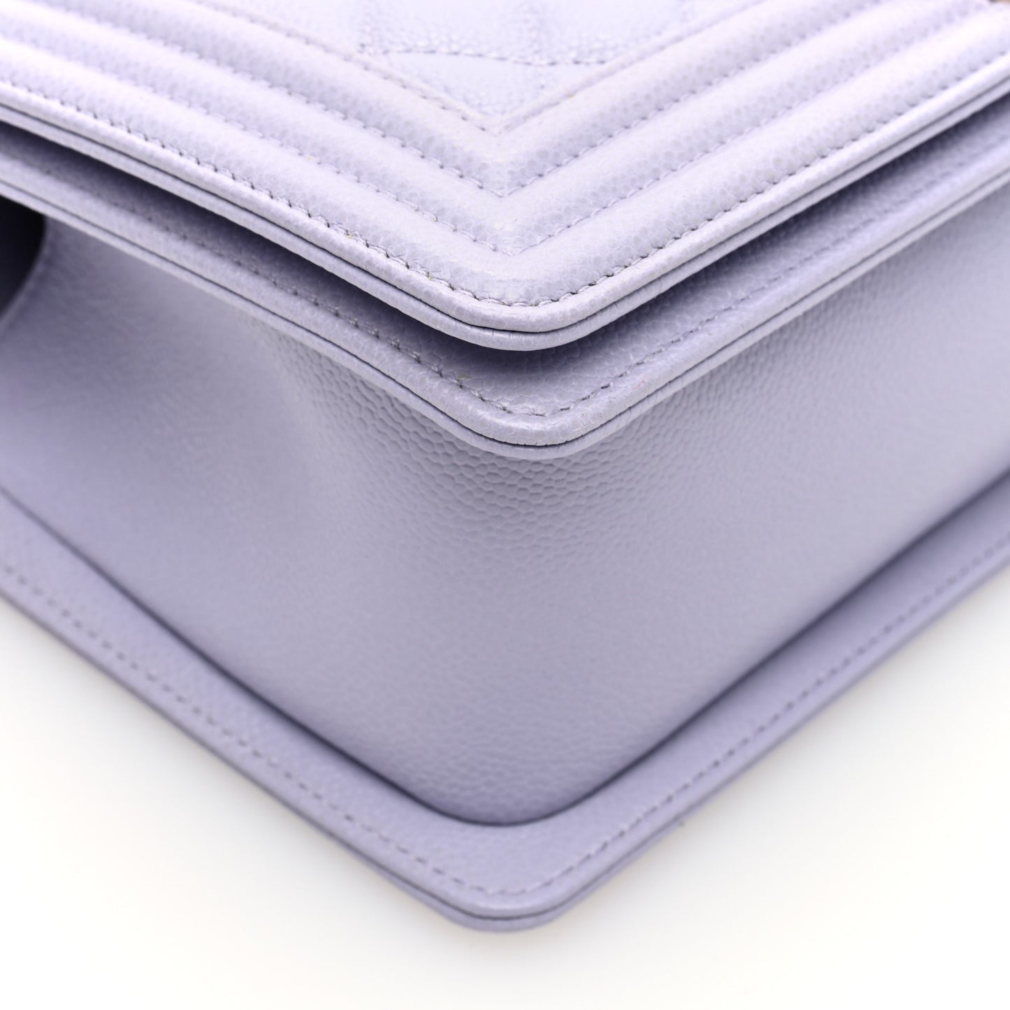 Caviar Quilted Medium Boy Flap Light Purple