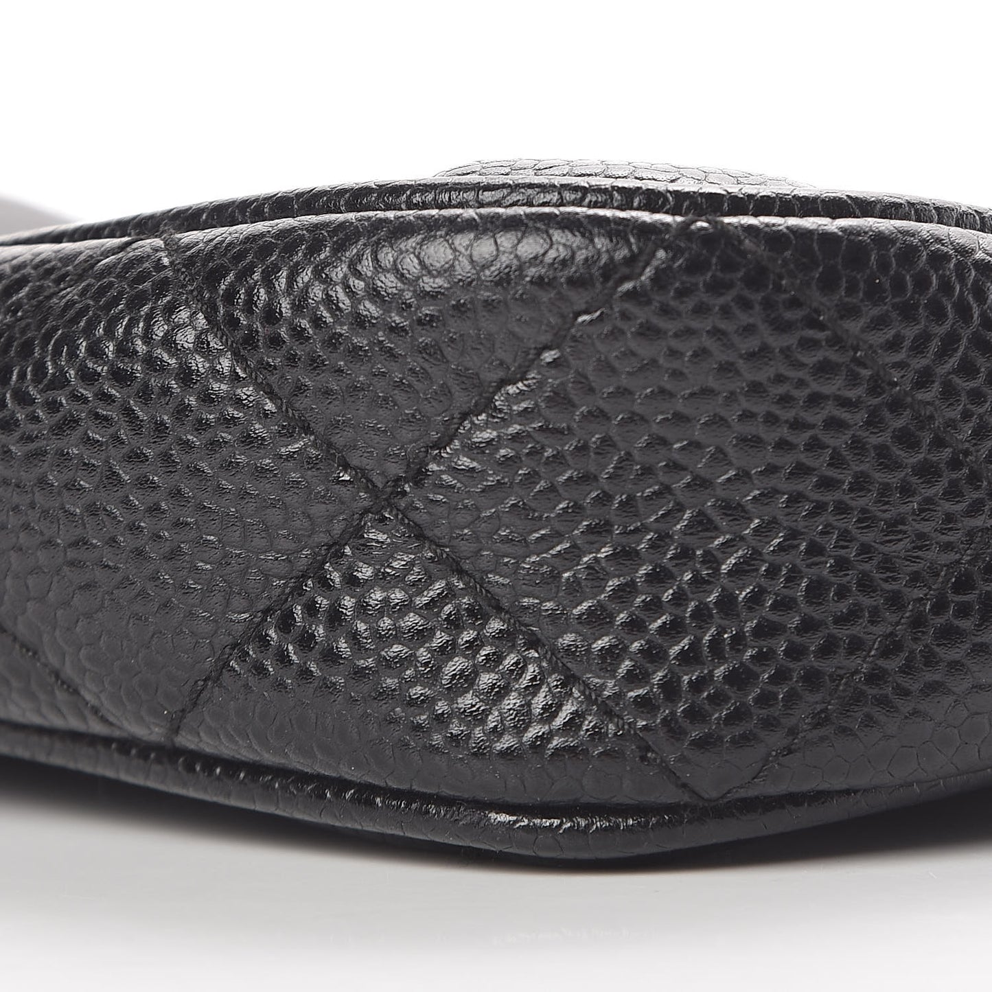 Caviar Quilted CC Shoulder Bag Black