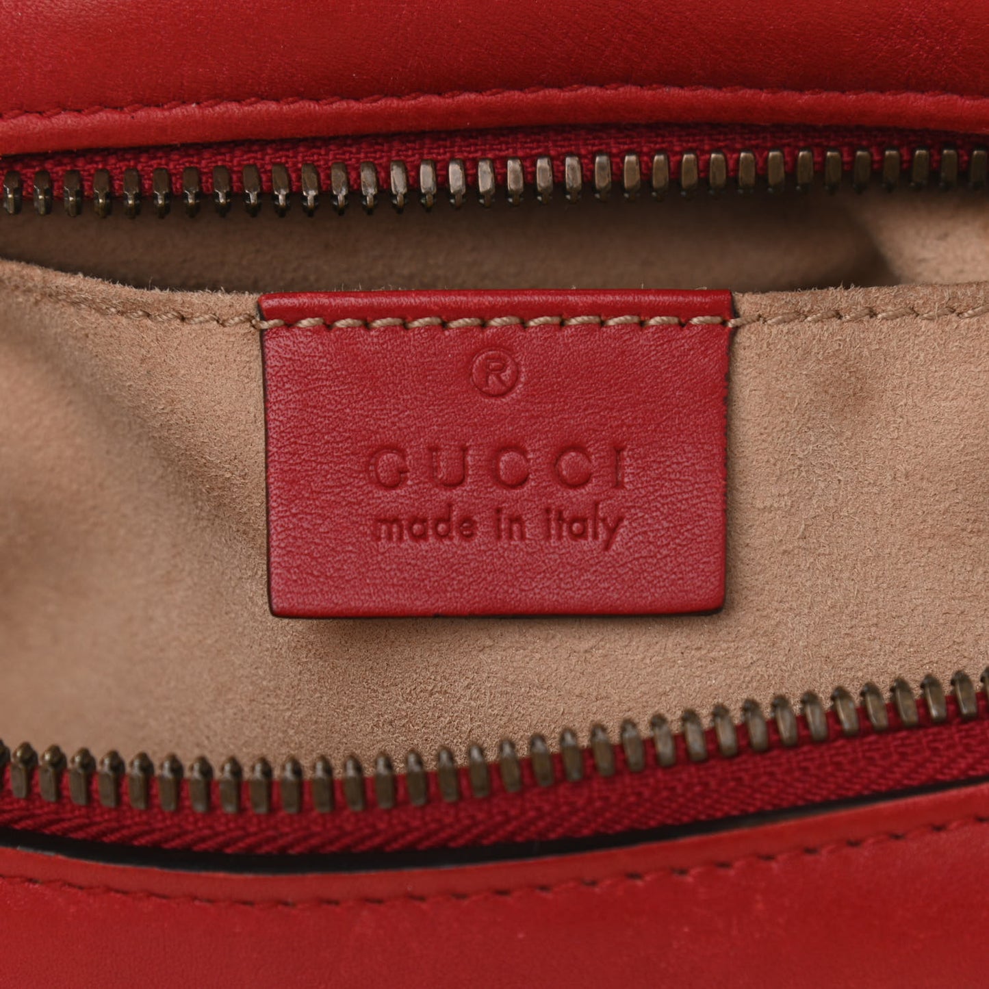 Calfskin Matelasse Small GG Marmont Chain Shoulder Bag Hibiscus Red