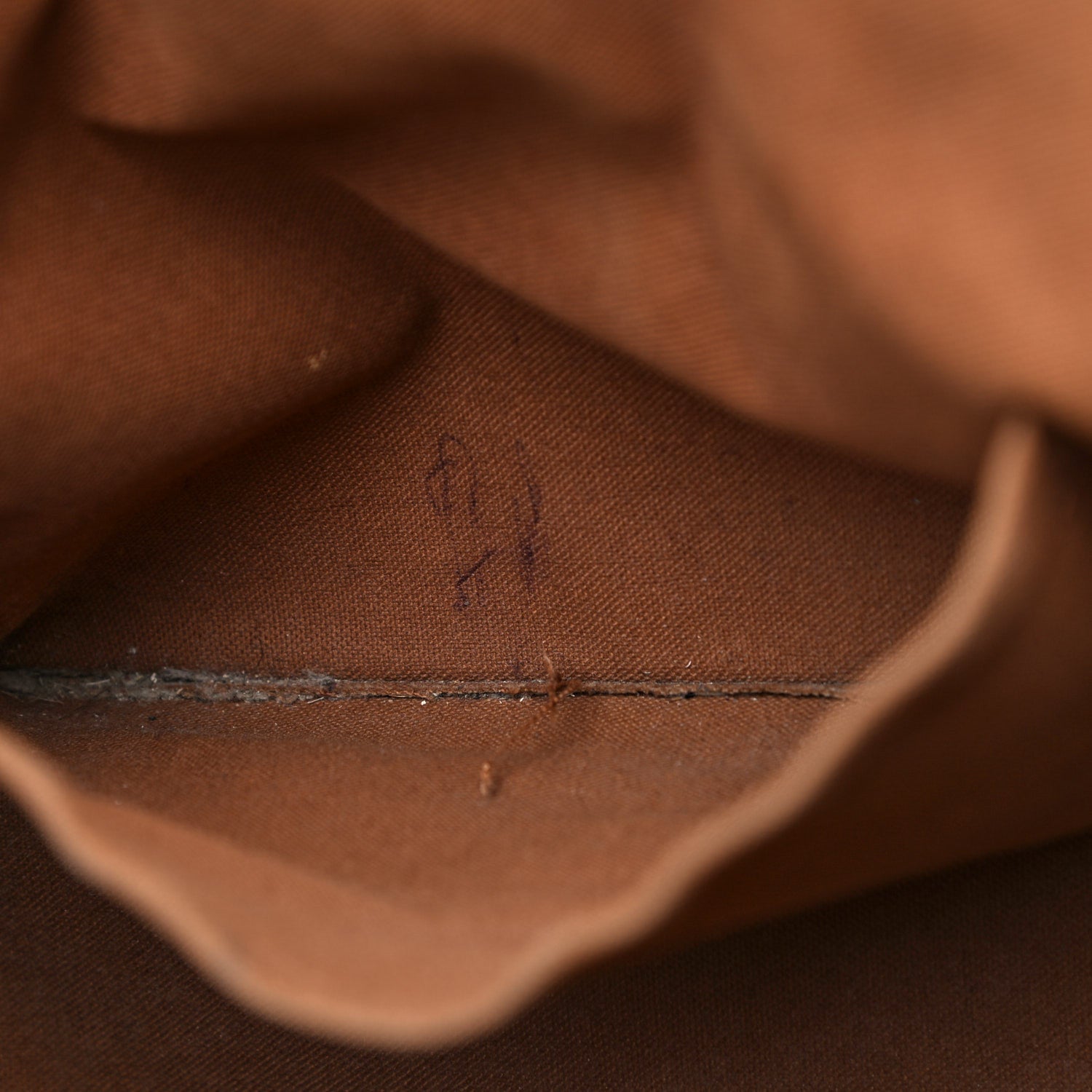 Louis Vuitton Monogram Tivoli GM 11 of 31