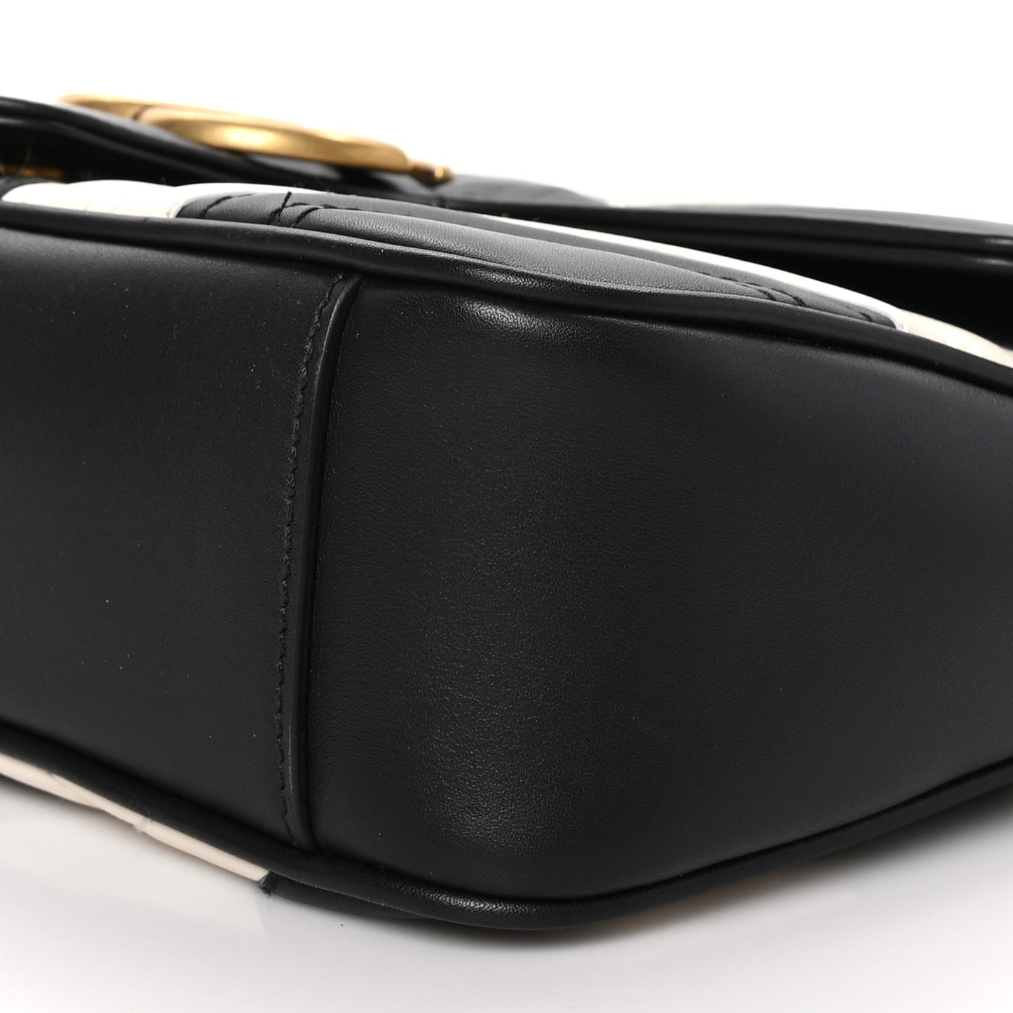 Calfskin Matelasse Small GG Marmont Shoulder Bag Black White