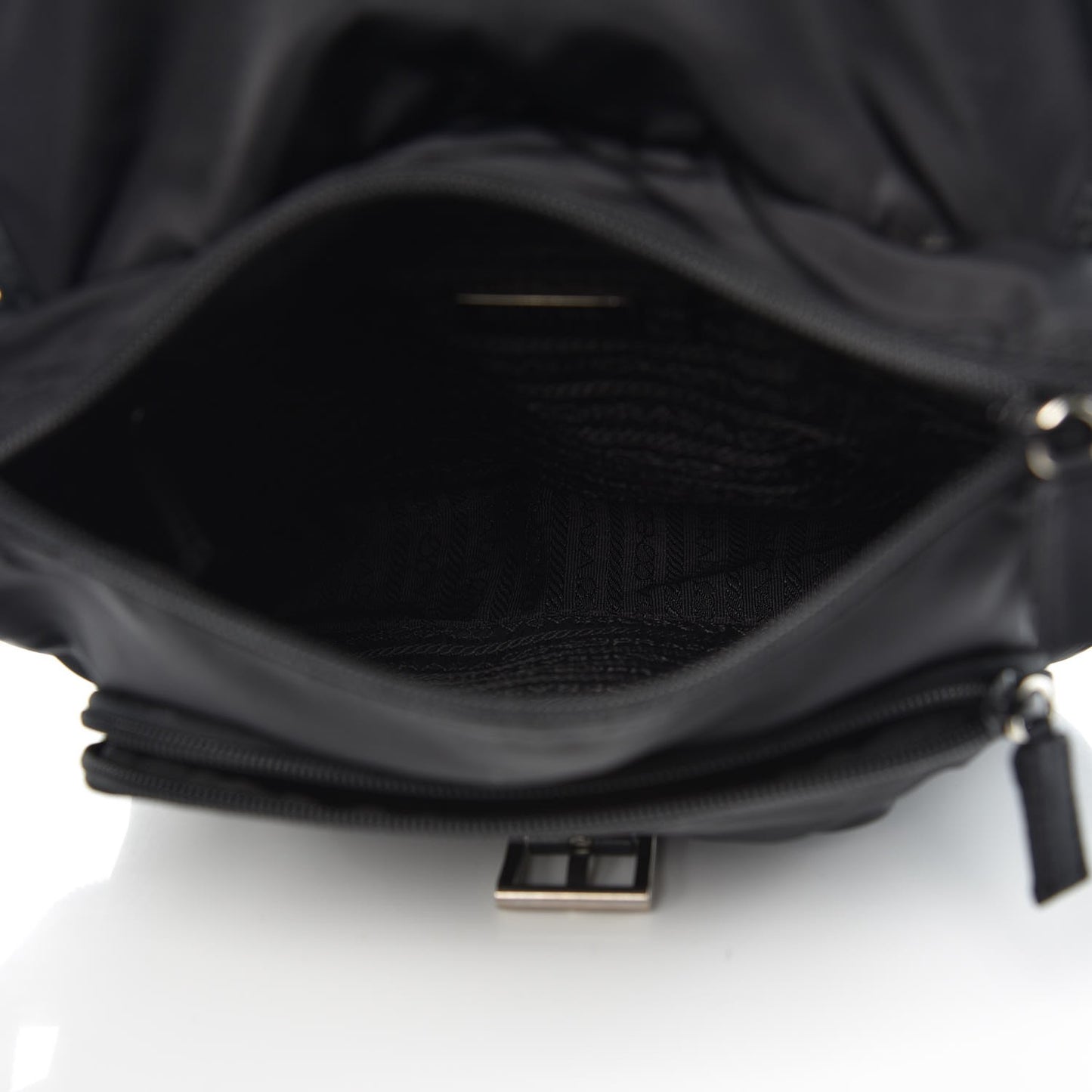 Nylon Vela Messenger Black