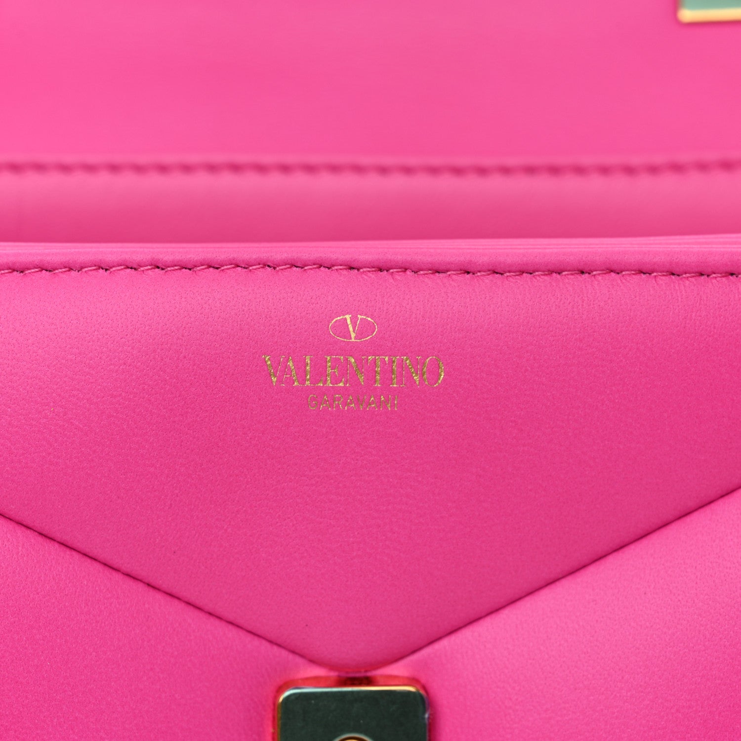 Valentino Garavani Nappa One Stud Chain Clutch Pink PP 7 of 12