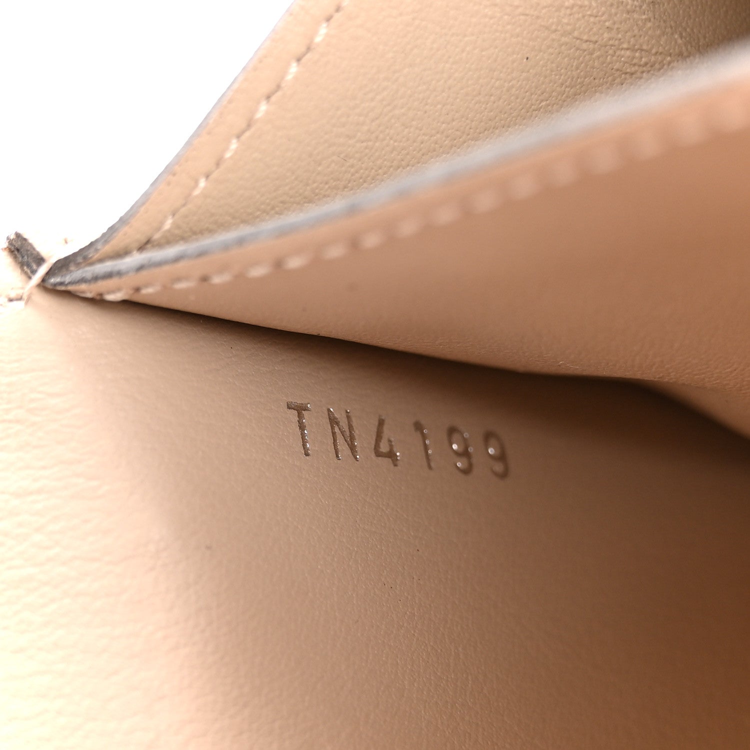 Louis Vuitton Mahina Iris Wallet NM Galet 8 of 10