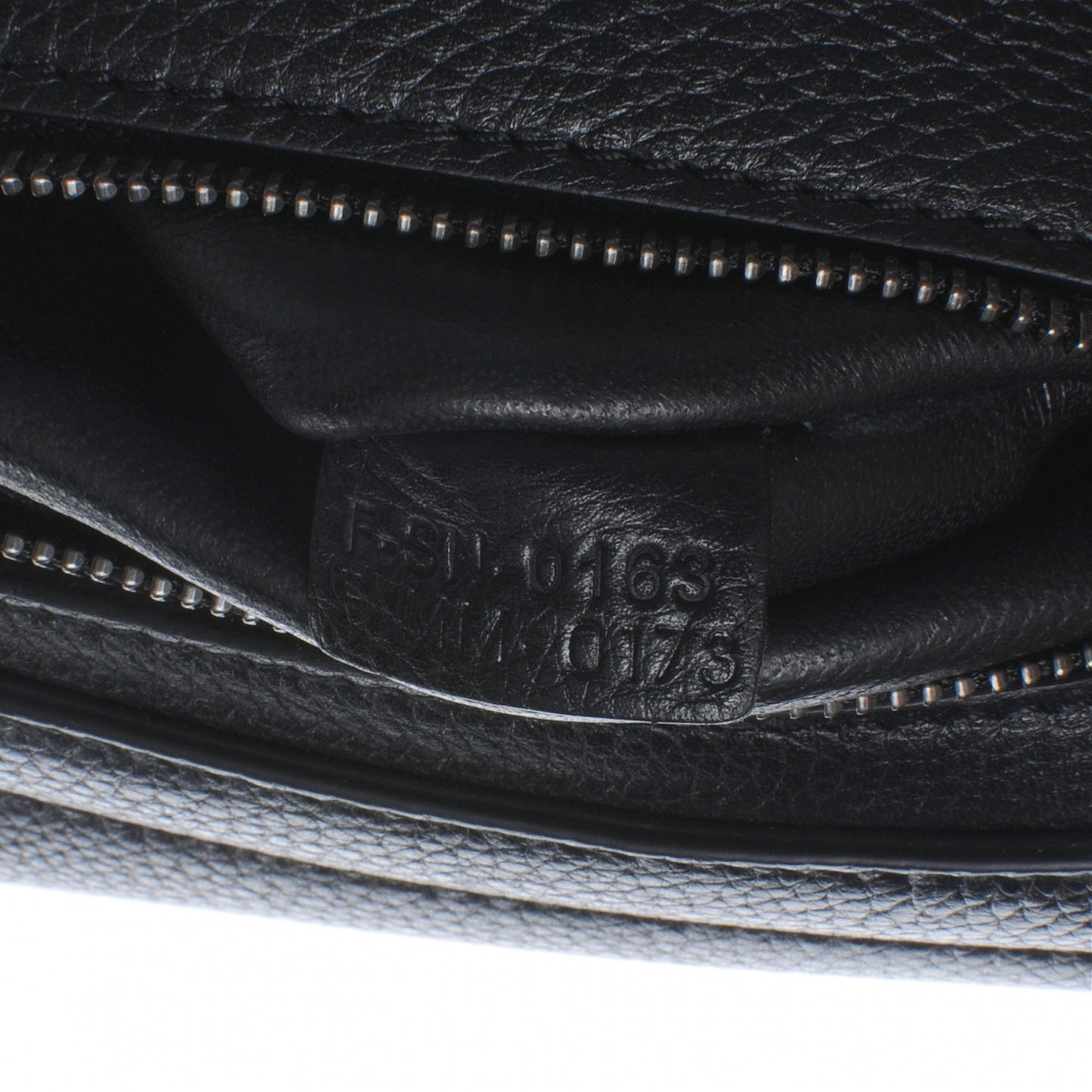 Drummed Leather Suede Large Trapeze Black