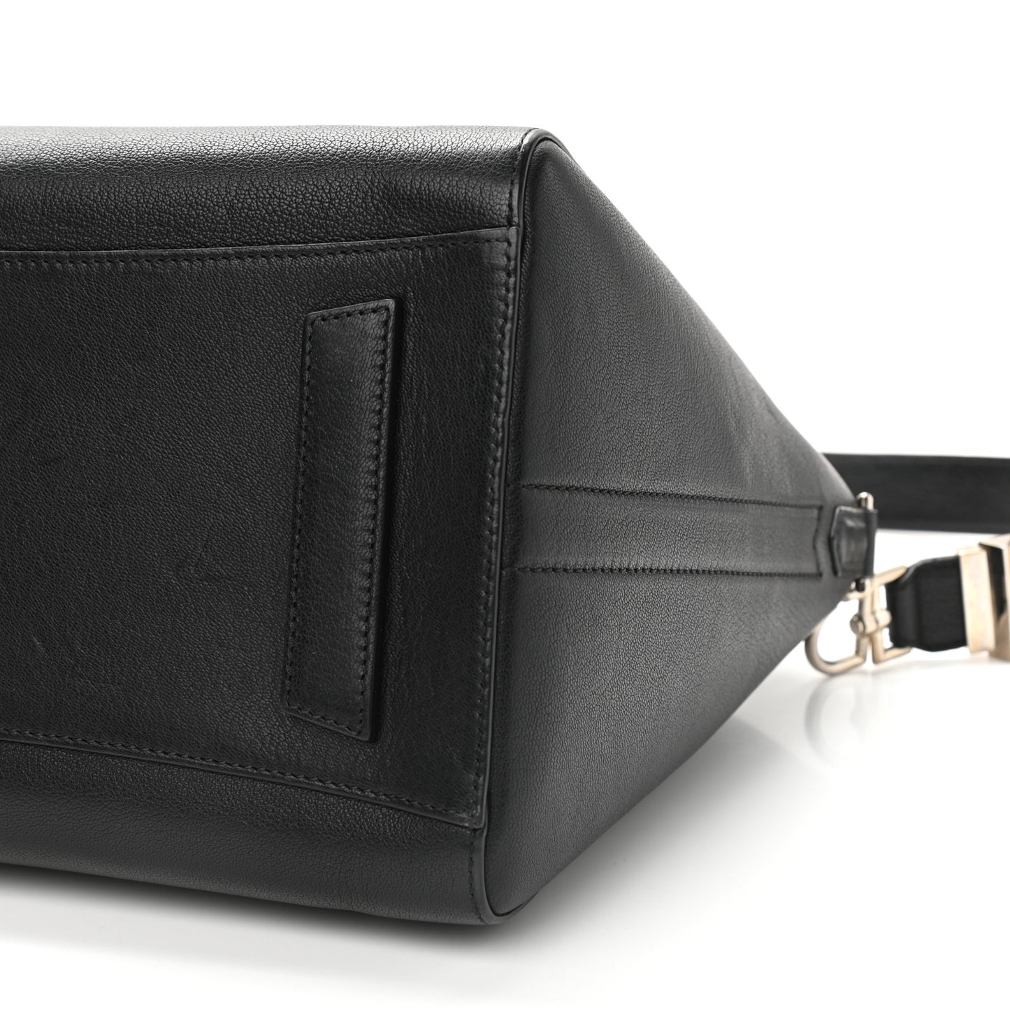Sugar Goatskin Medium Antigona Black
