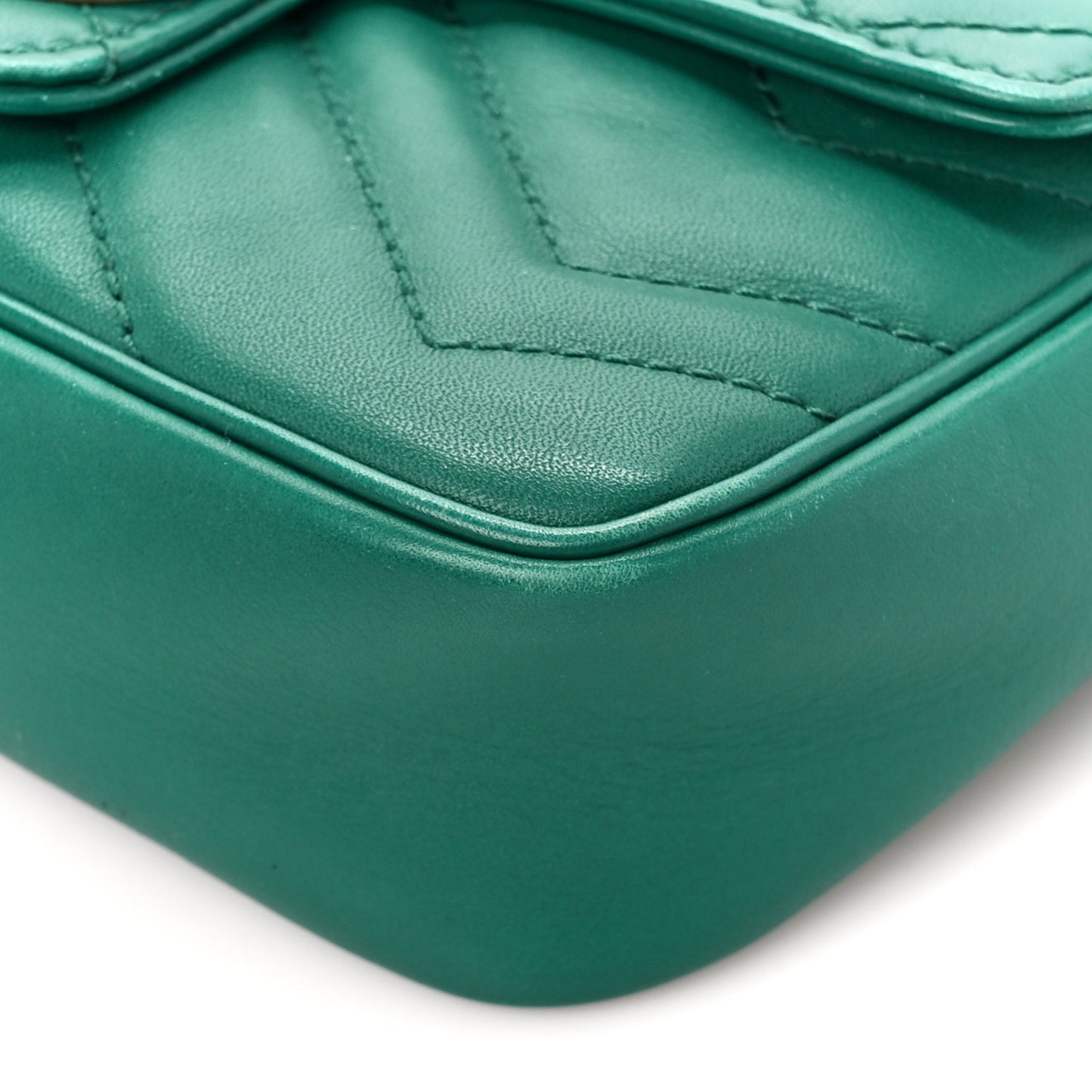 Calfskin Matelasse Super Mini GG Marmont Shoulder Bag Emerald Green