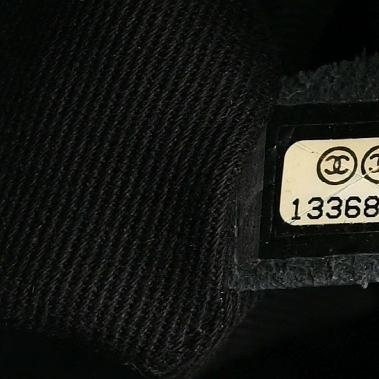 Soft Caviar Large Timeless CC Shoulder Bag Black