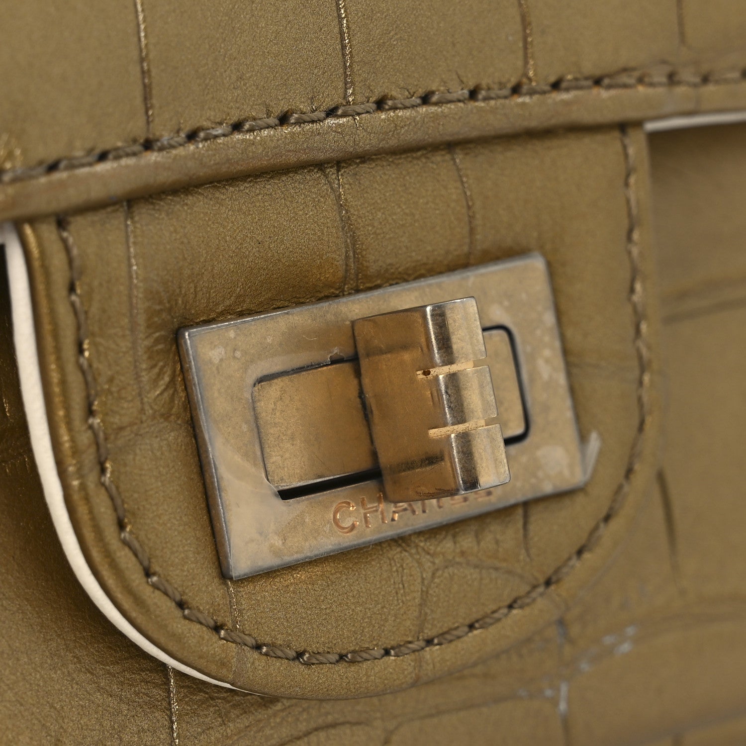 Chanel Lambskin Metallic Calfskin Crocodile Embossed 2.55 Cocodile Reissue 225 Flap White Gold 10 of 12