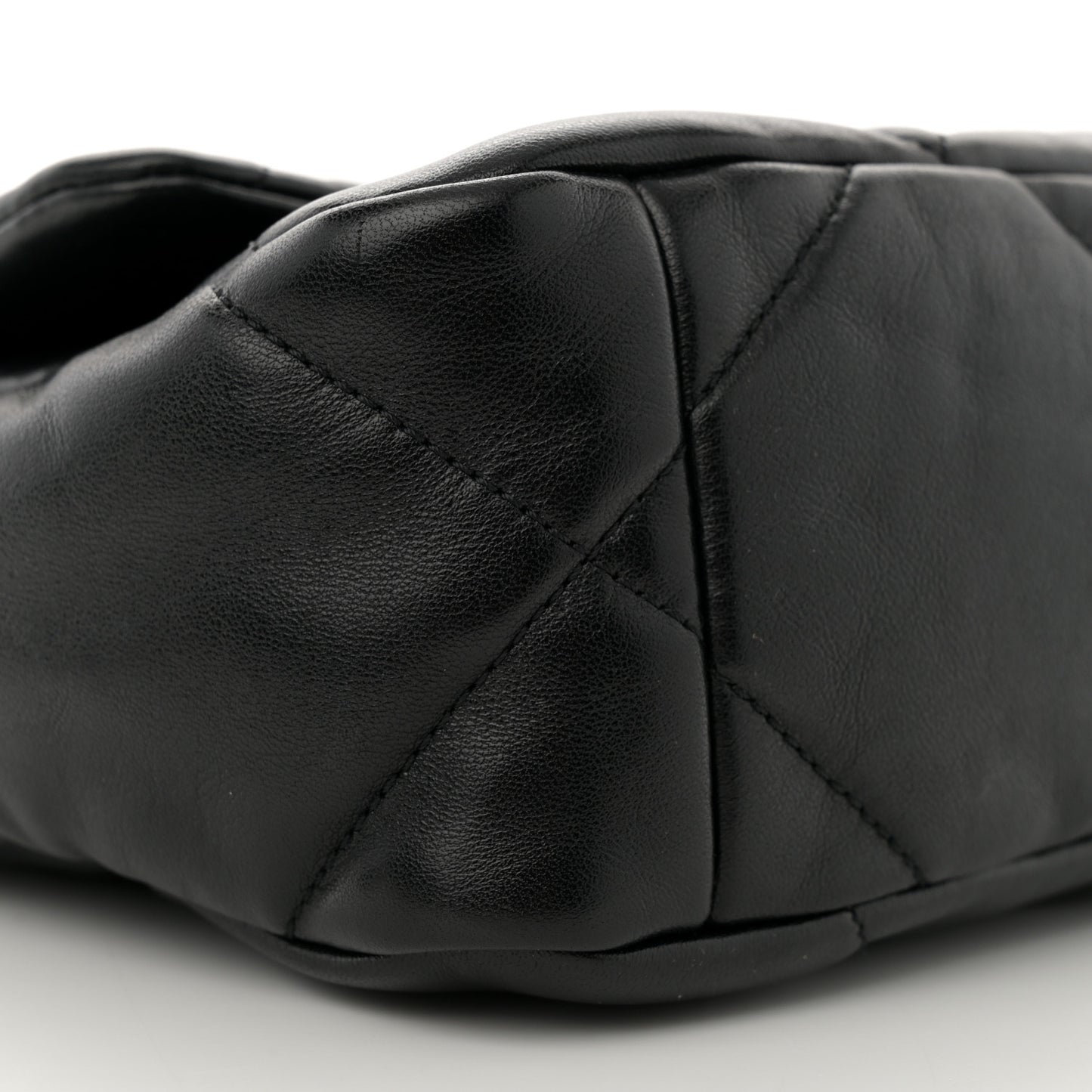 Lambskin Quilted Medium Chanel 19 Flap Black