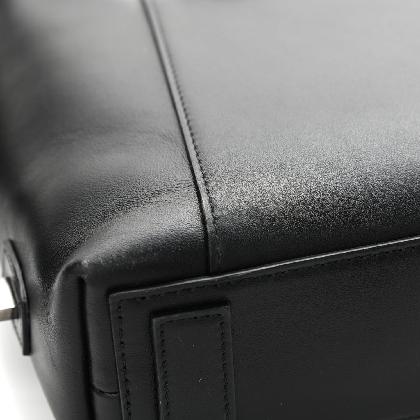 Smooth Calfskin Small Soft Antigona Black