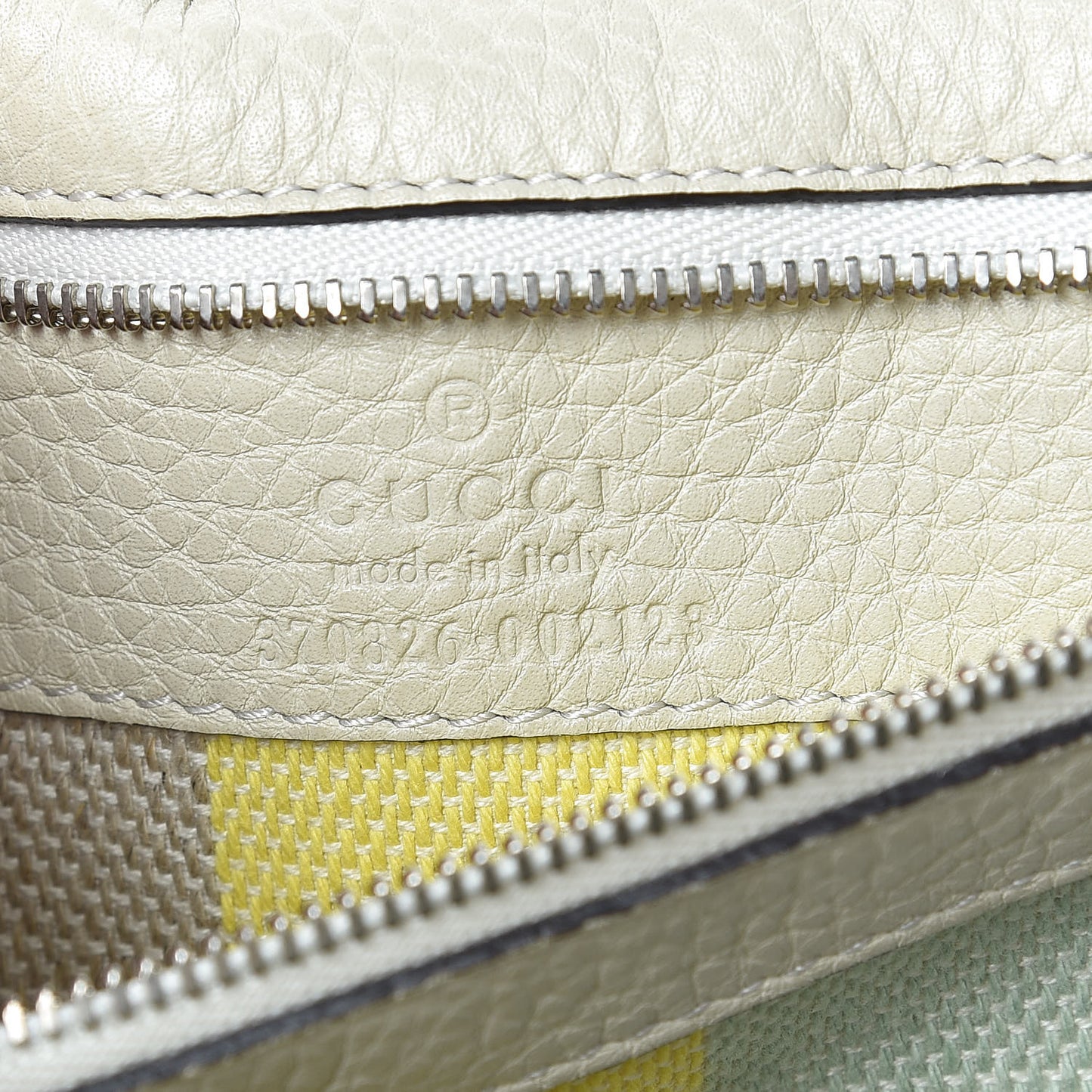 Pebbled Calfskin Medium Bamboo Daily Flap Shoulder Bag Mystic White