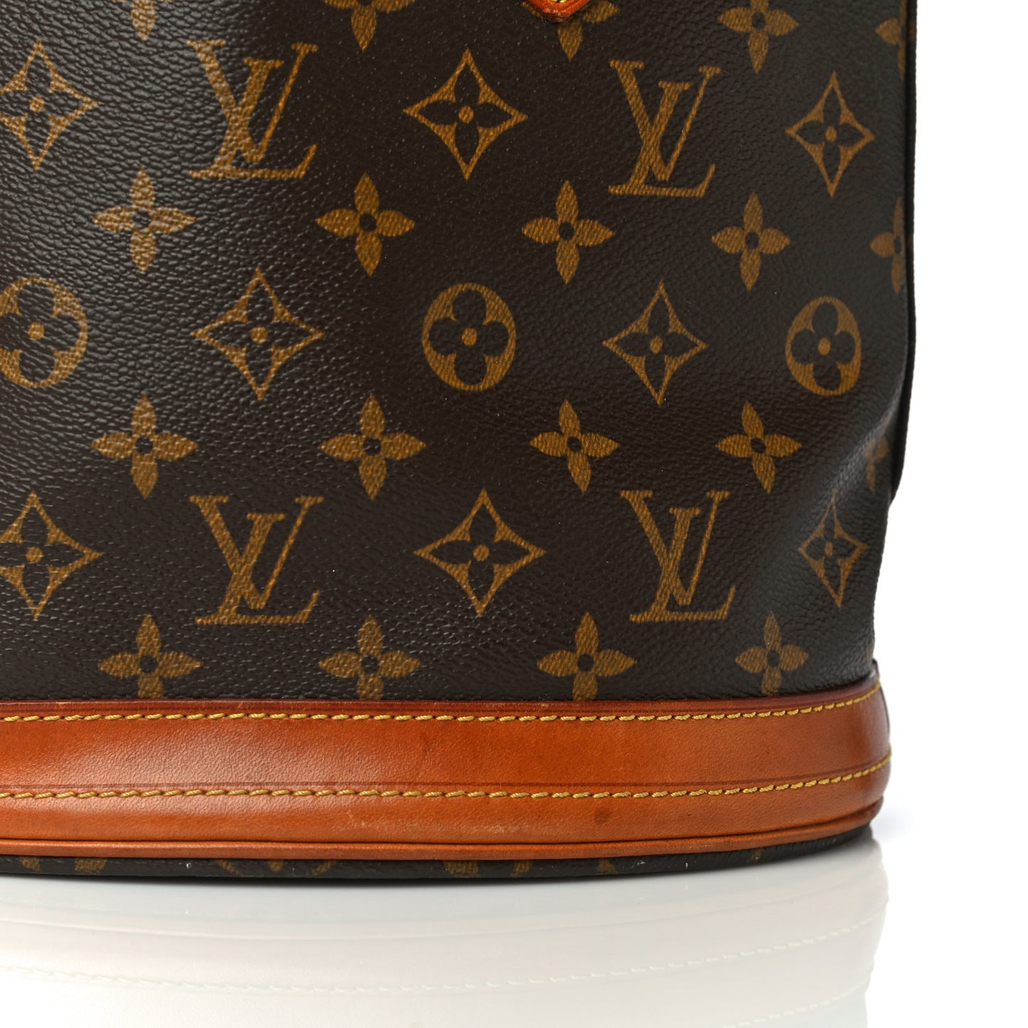Monogram Petit Bucket 23