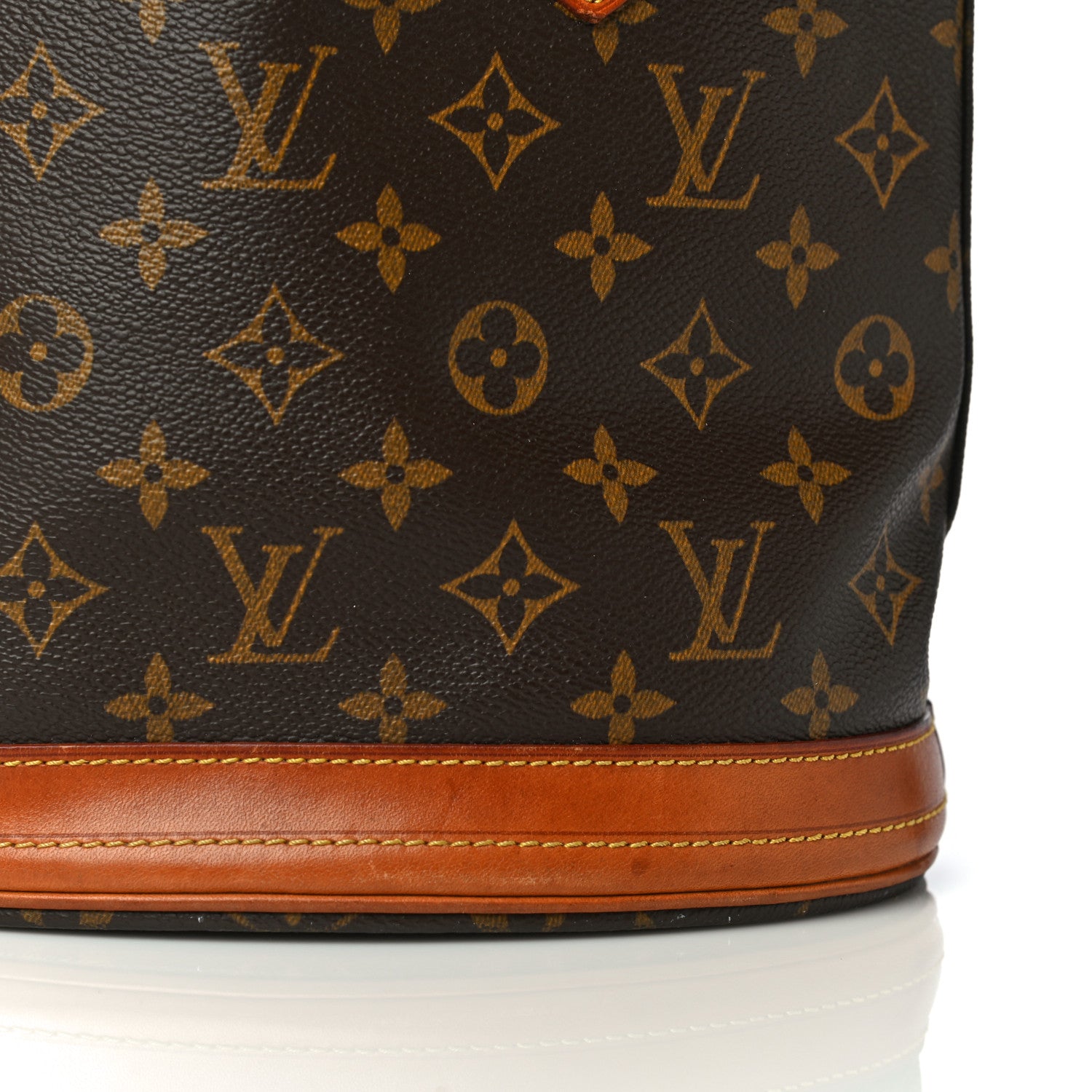 Louis Vuitton Monogram Petit Bucket 23 19 of 33