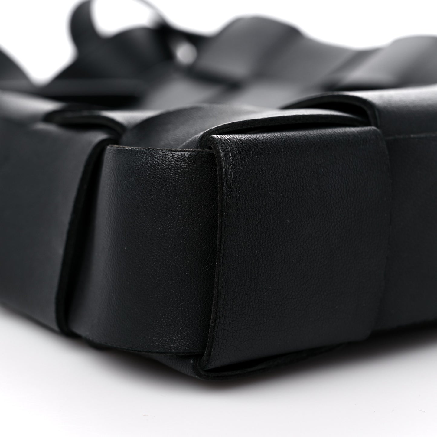 Lambskin Maxi Intrecciato Cassette Messenger Black