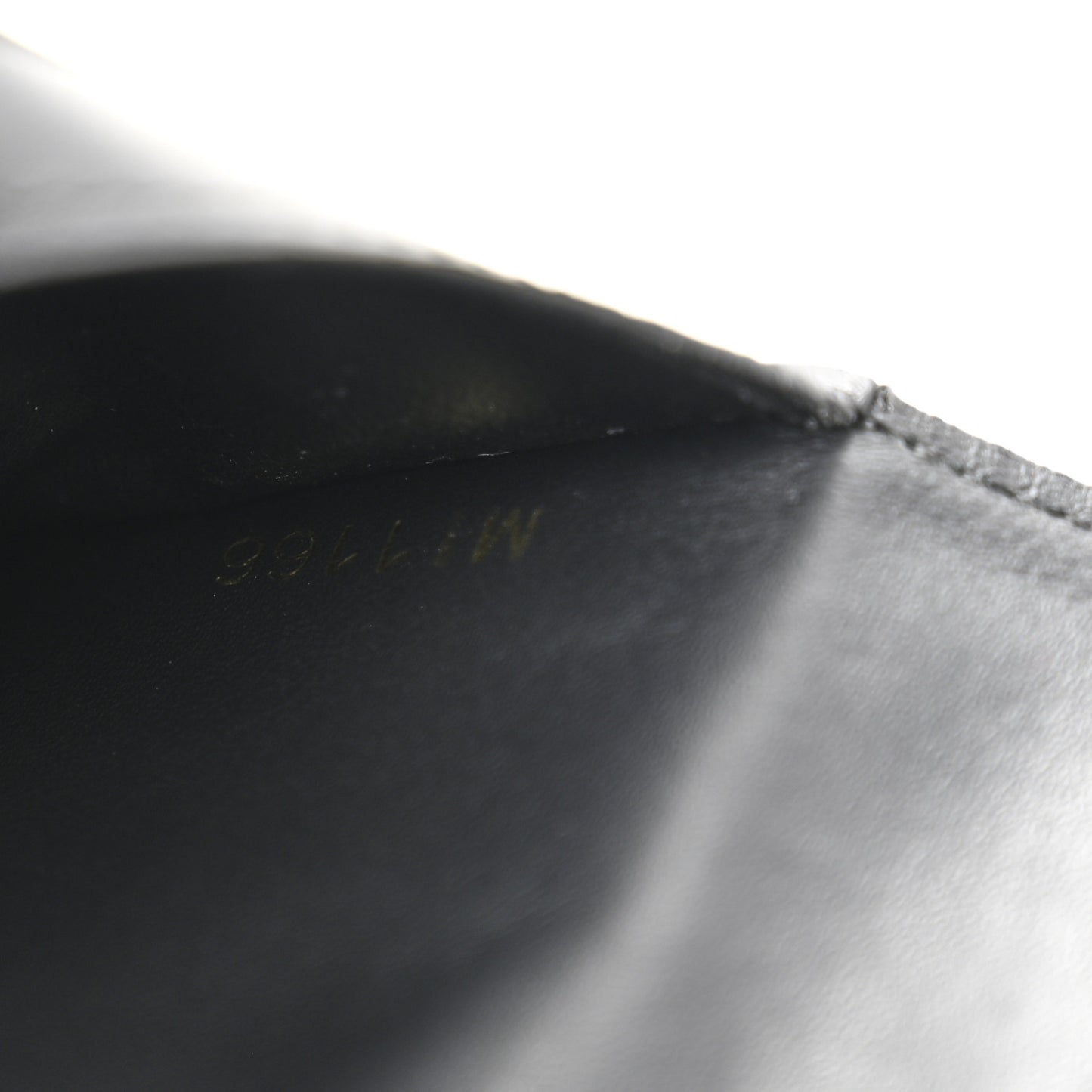 Calfskin City Steamer Wallet Black