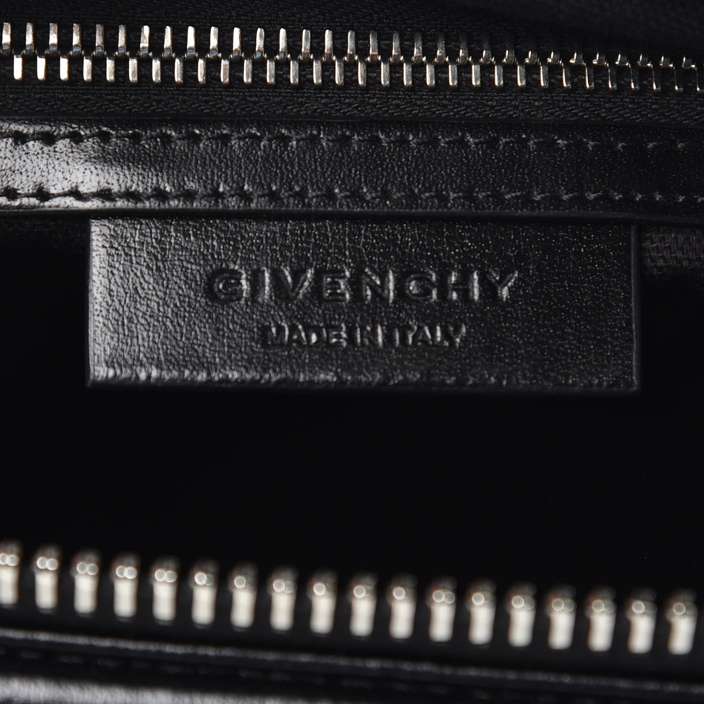 Shiny Lord Calfskin Small Antigona Black