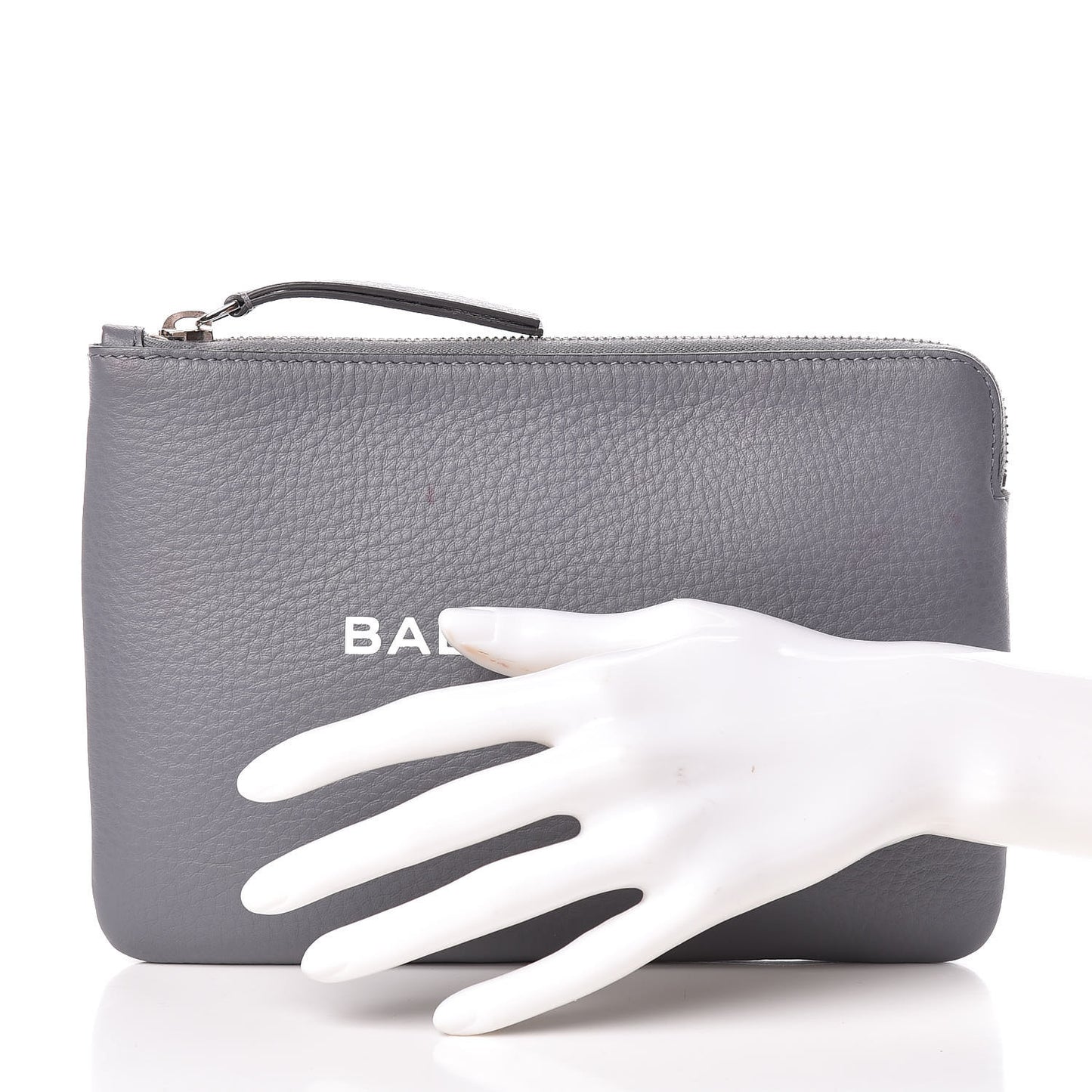 Calfskin Logo Medium Everyday Pouch Gris Perle Fonce White