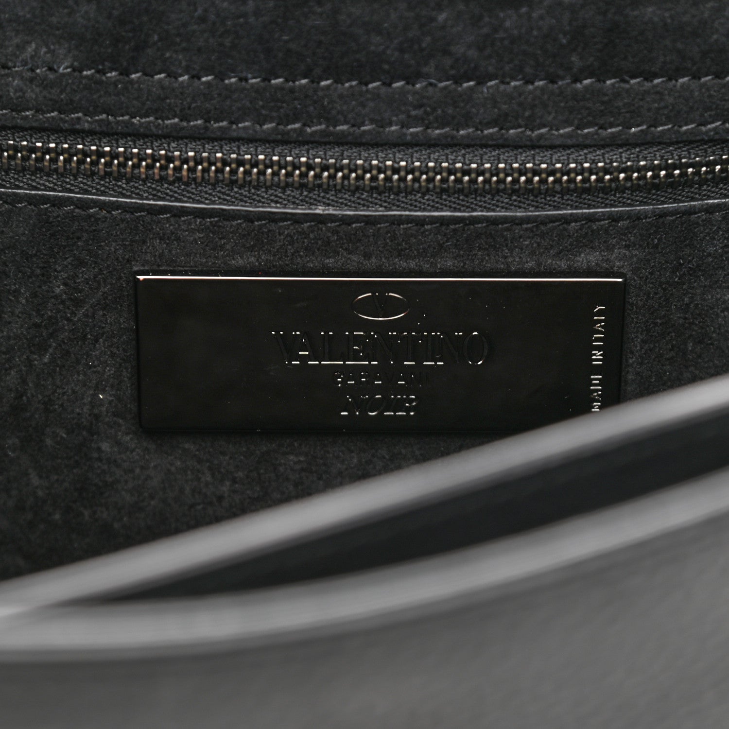 Valentino Garavani Pebbled Calfskin Onyx Medium Rockstud Rolling Flap Saddle Bag Black 6 of 9