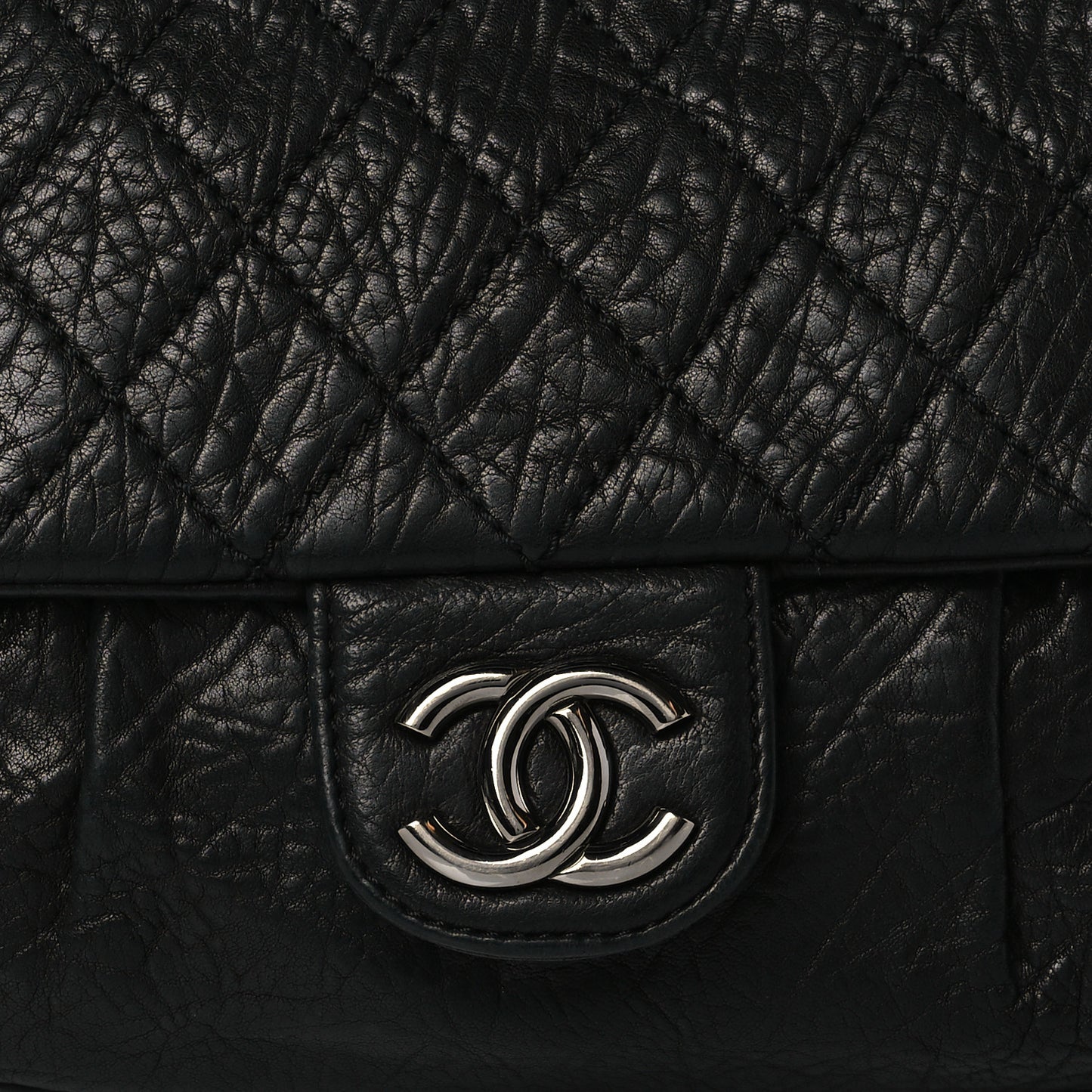 Distressed Lambskin Lady Braid Flap Black