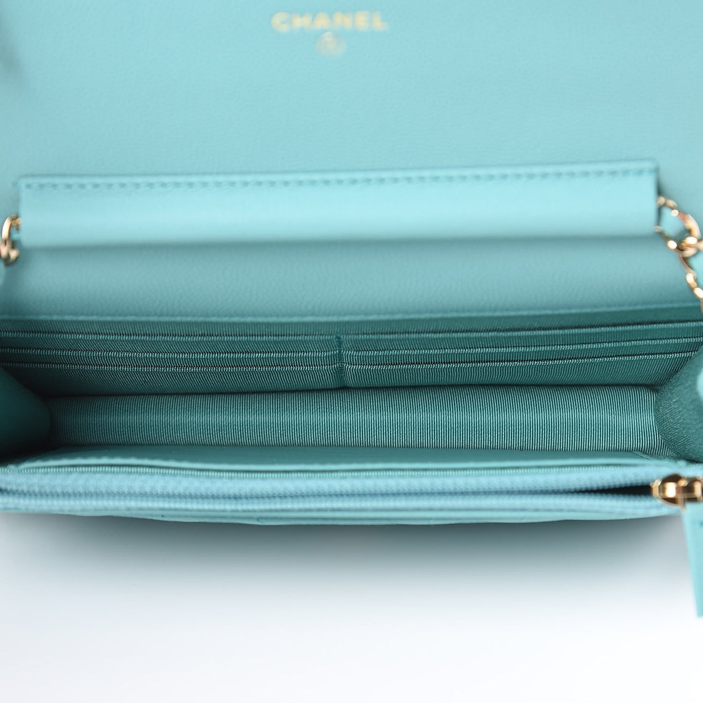 Caviar Chevron Quilted Wallet On Chain WOC Green