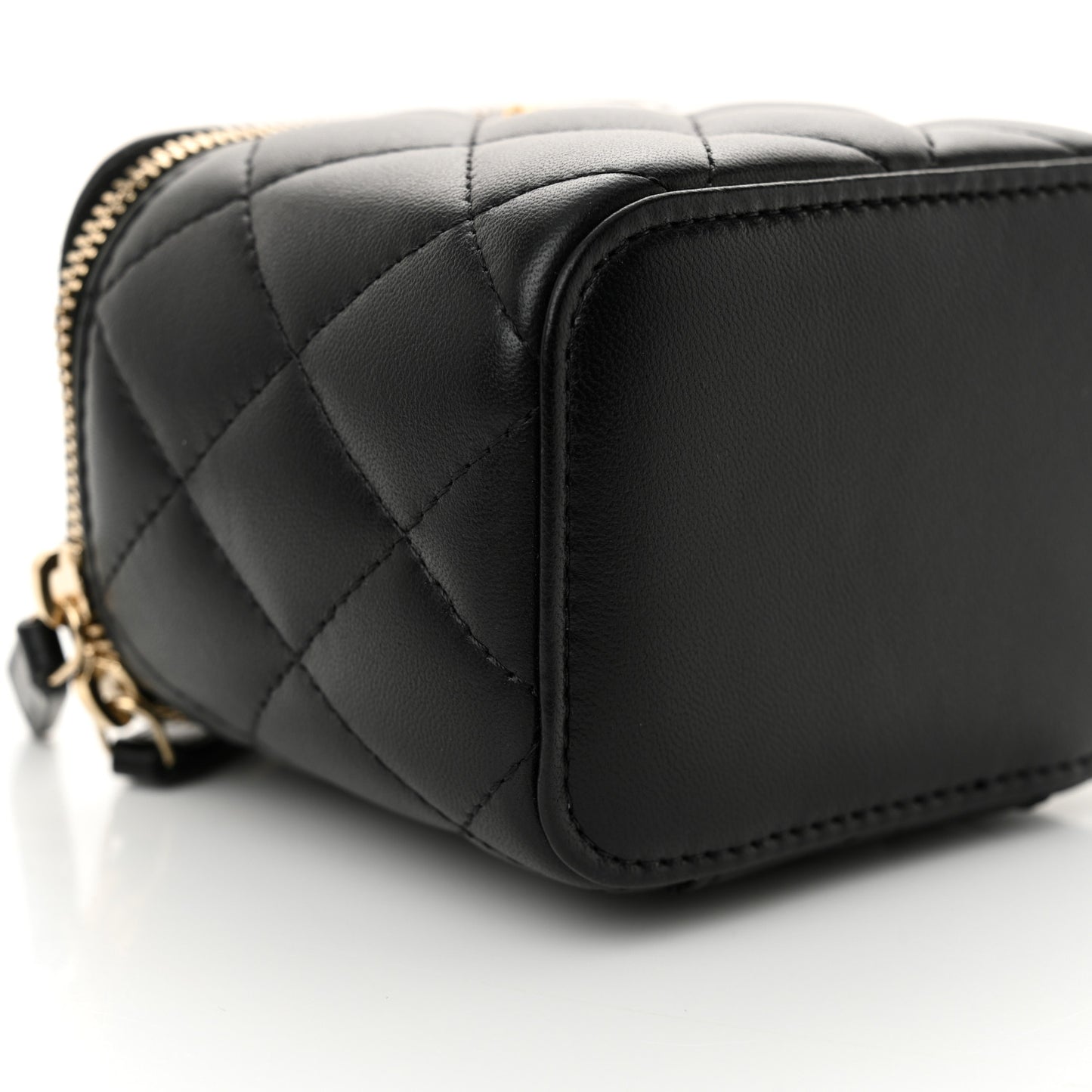 Lambskin Quilted Mini Pearl Crush Vanity Case With Chain Black