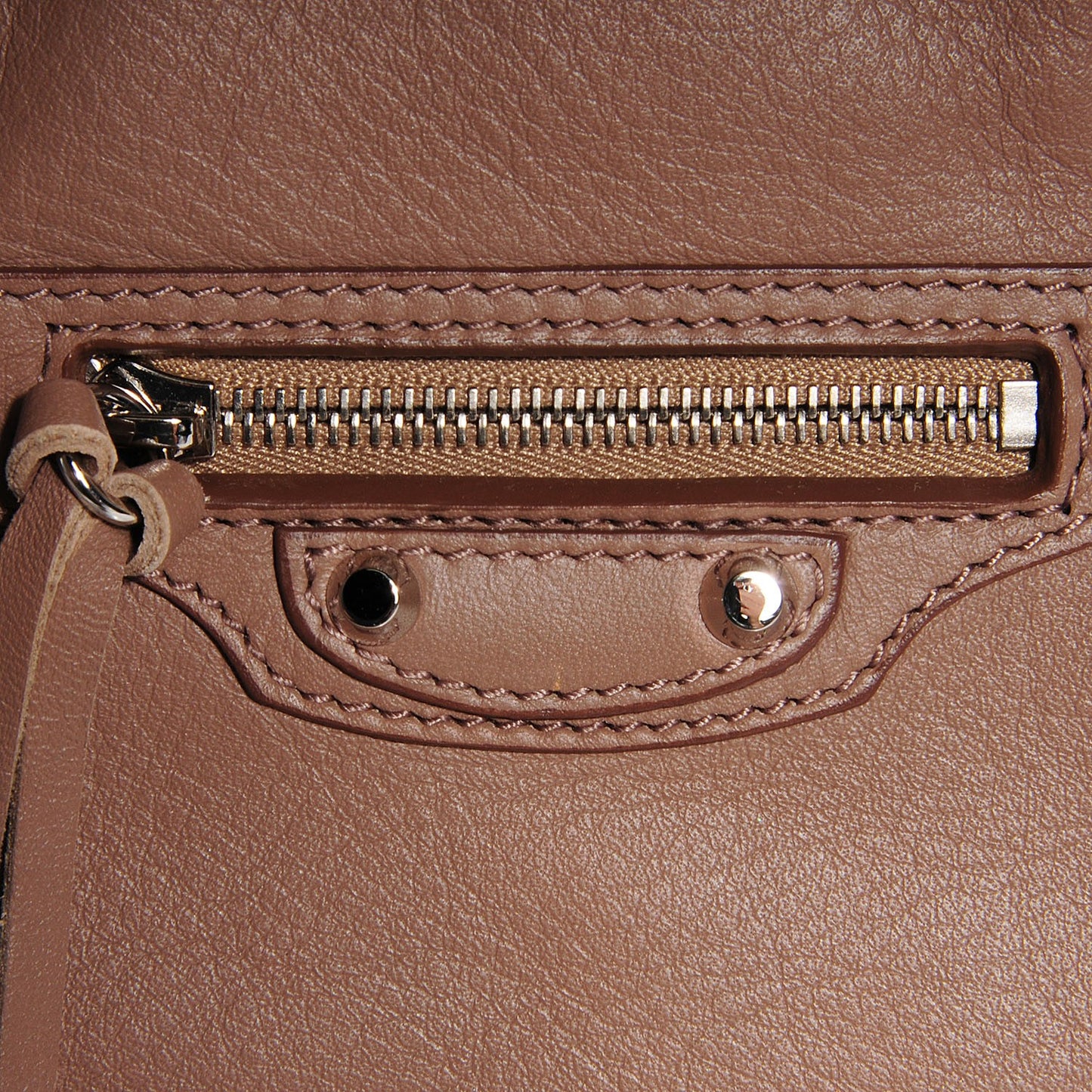 Veau Papier A6 Zip Around Tote Sable
