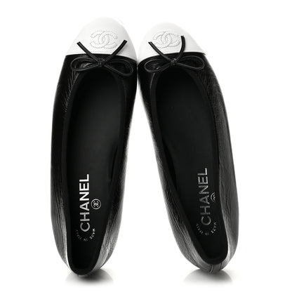 Chanel Crumpled Shiny Lambskin CC Cap Toe Ballerina Flats 39 Black White 2 of 10