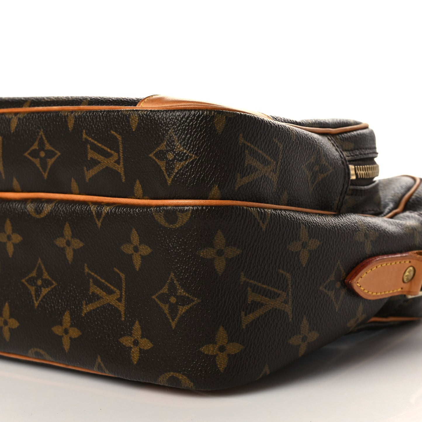 Monogram Nil 28