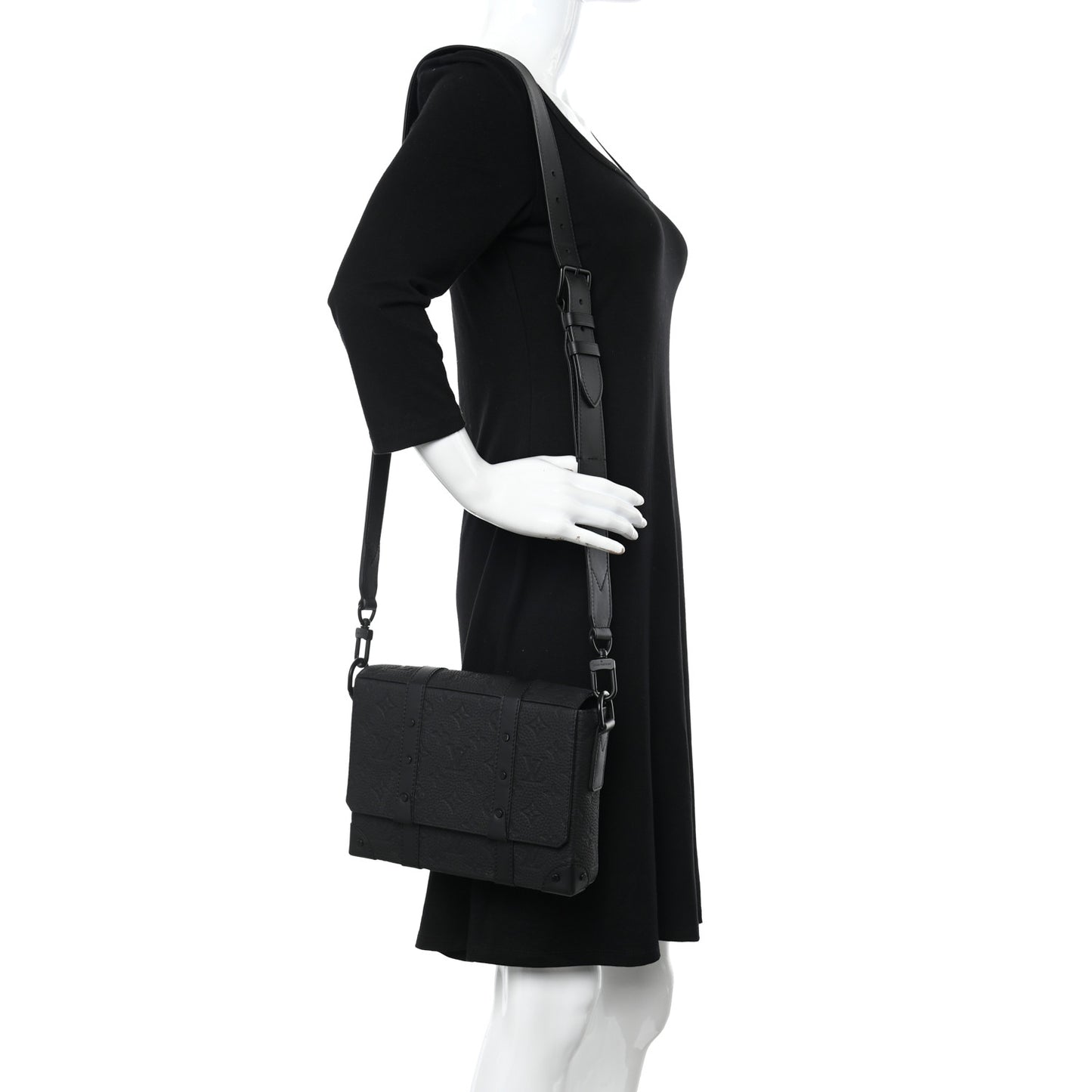 Taurillon Monogram Trunk Messenger Black