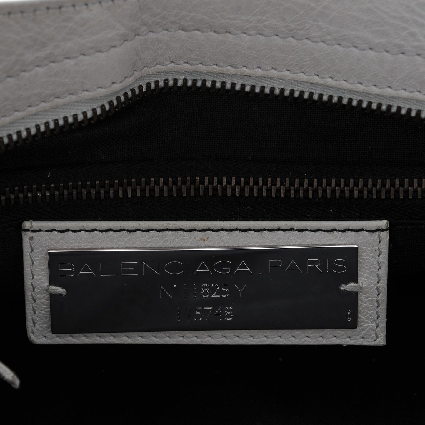 Chevre Classic Hardware City White