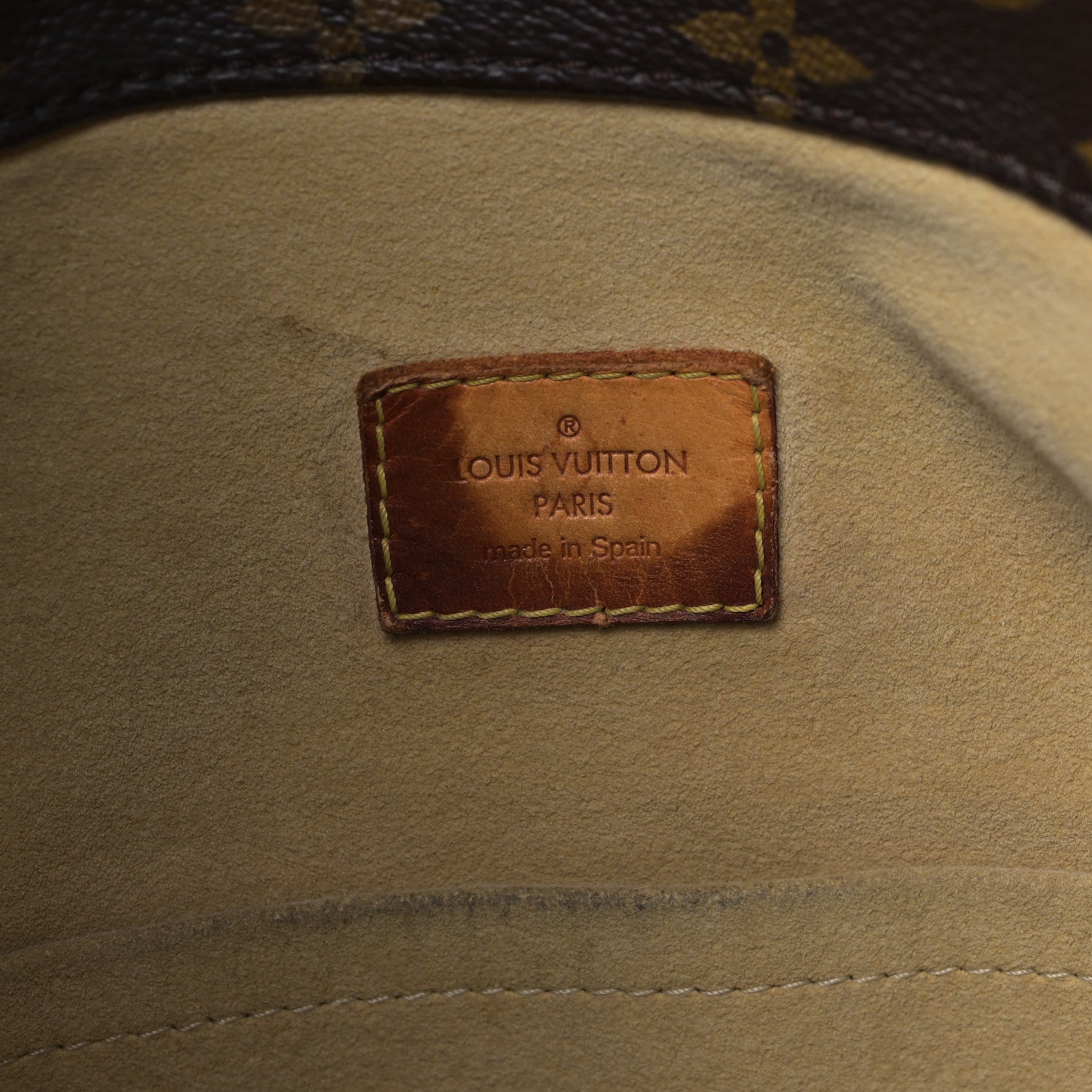 Louis Vuitton Monogram Artsy MM 6 of 9