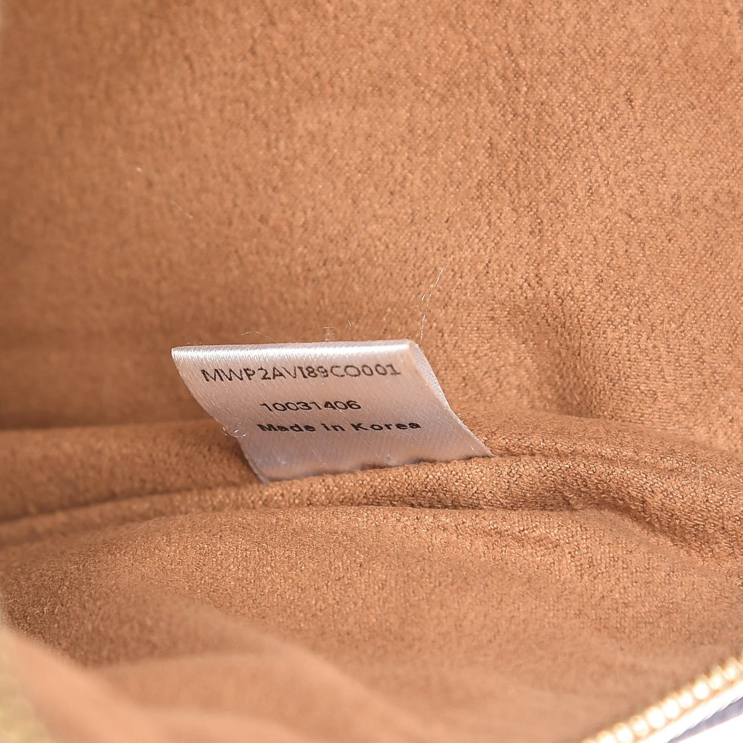 Visetos Medium Stark Wristlet Pouch Cognac