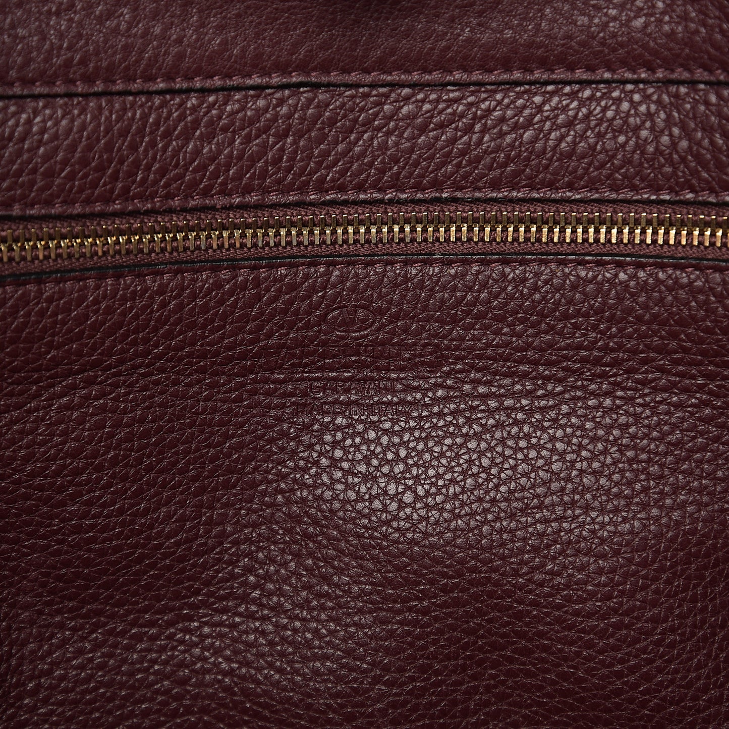 Pebbled Calfskin Medium Rockstud Tote Rubin