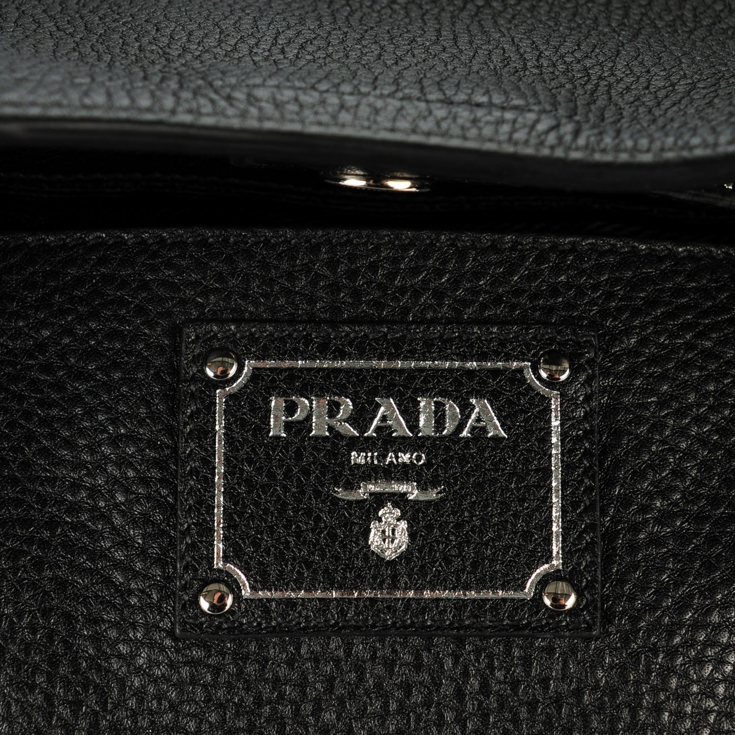 Vitello Daino Tote Nero Black