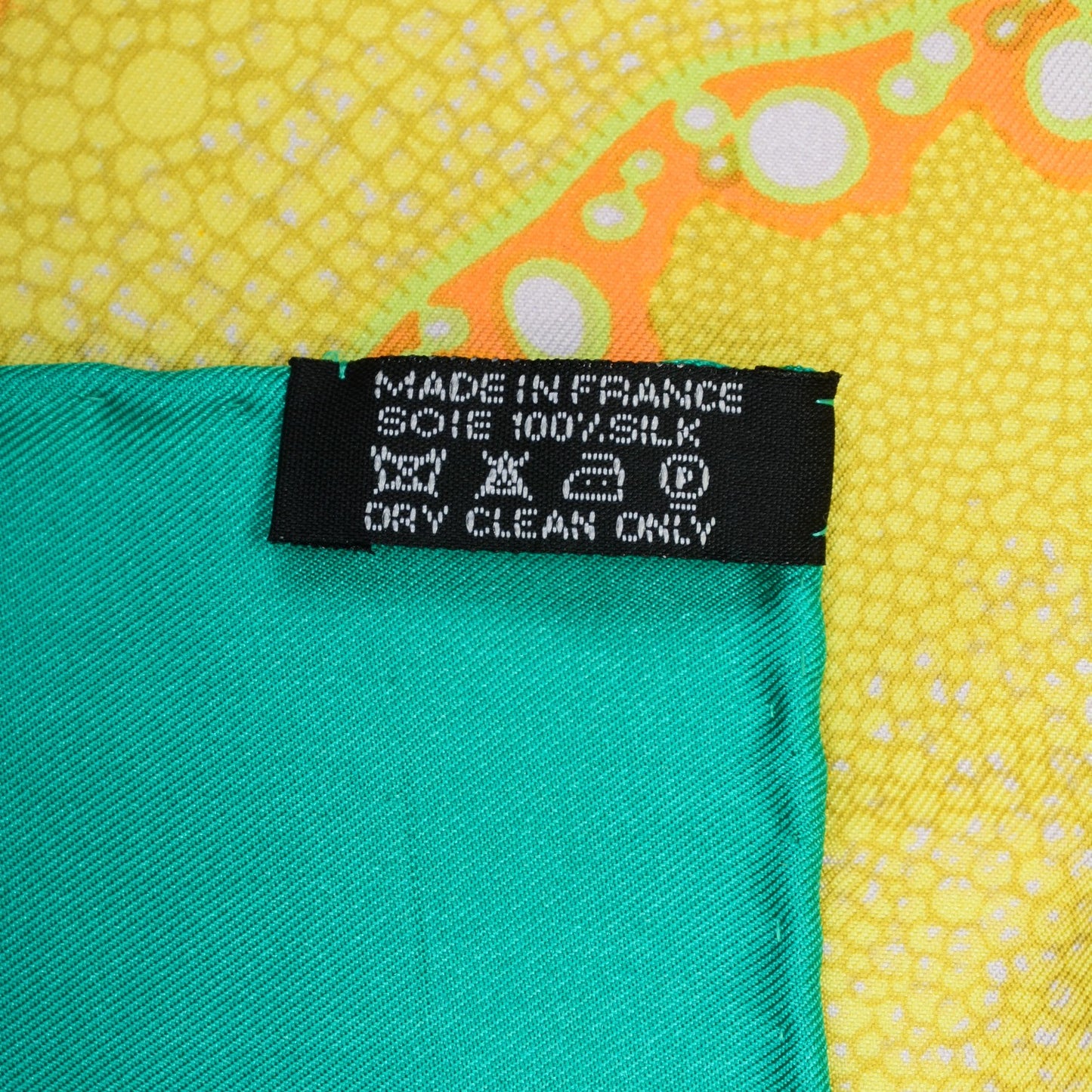 Silk Au Coeur de la Vie Scarf 90