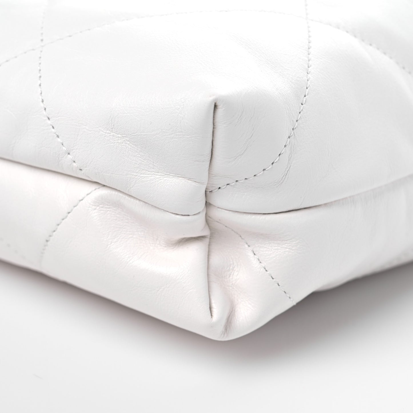 Shiny Calfskin Quilted Chanel 22 White