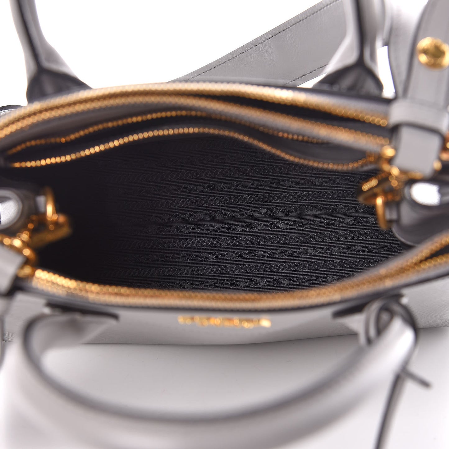 Saffiano City Calf Small Esplanade Tote Nube