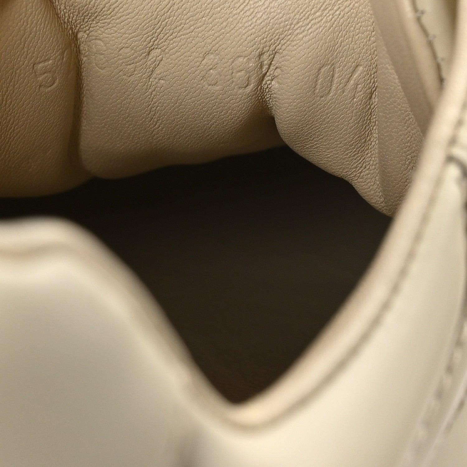 Gucci Calfskin Logo Womens Rhyton Sneakers 36.5 Ivoire 8 of 8