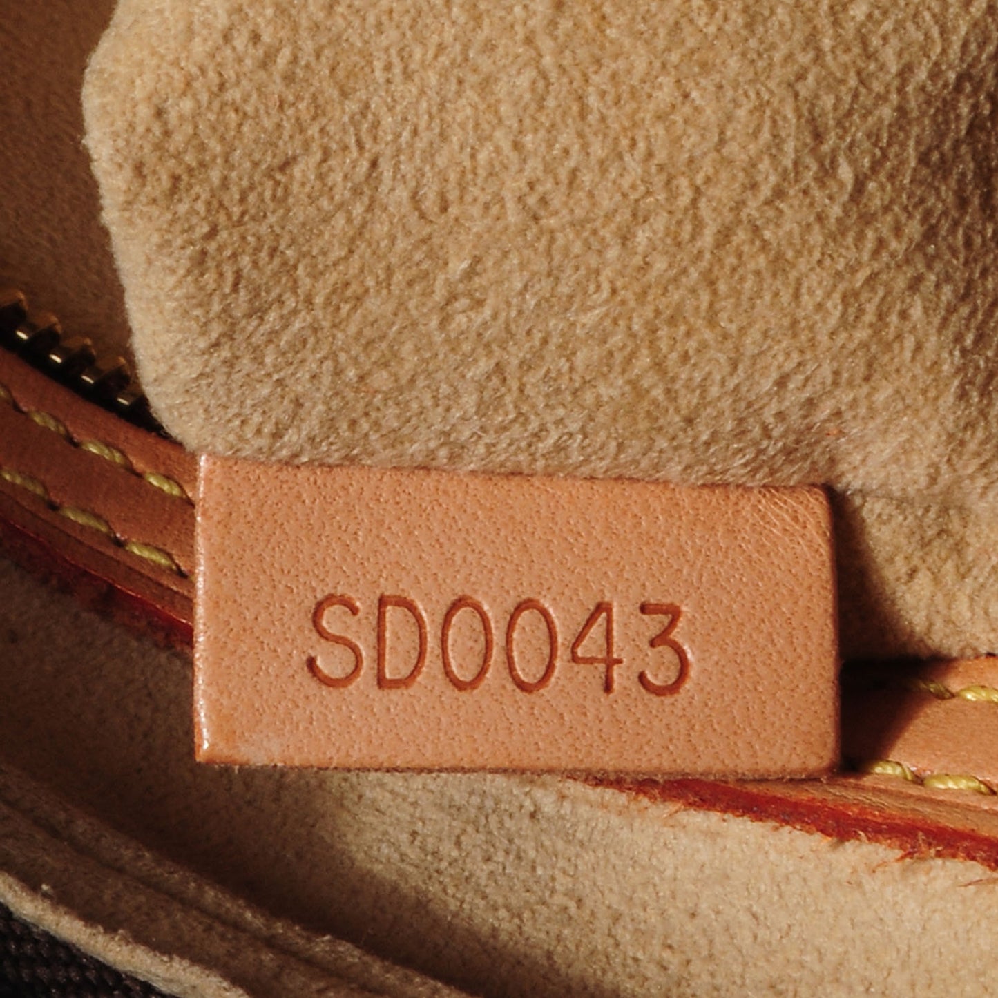 Monogram Looping MM