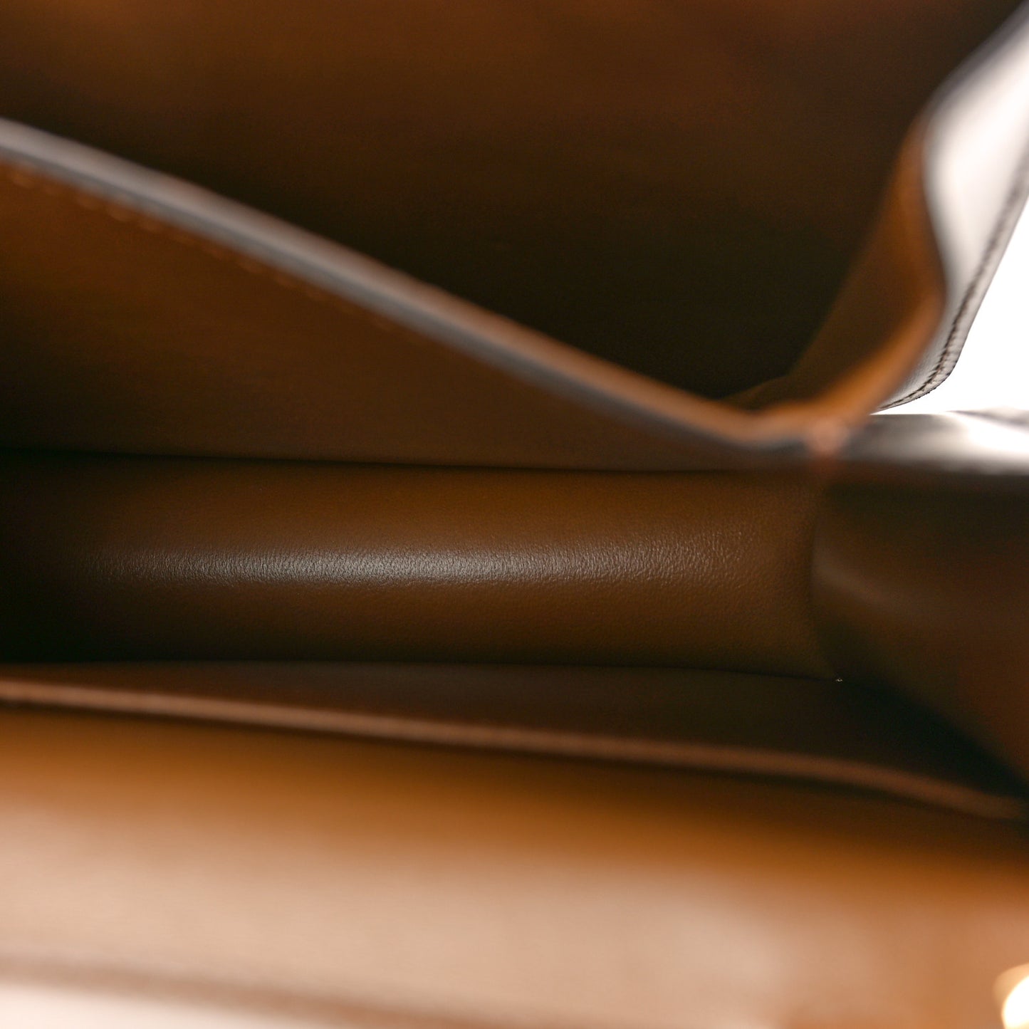 Box Calfskin Teen Classic Box Flap Bag Camel