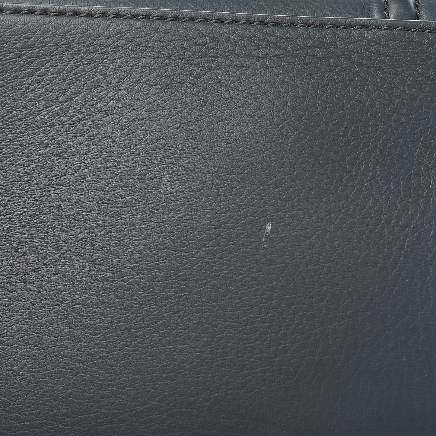 Supple Calfskin Medium Phantom Luggage Blue