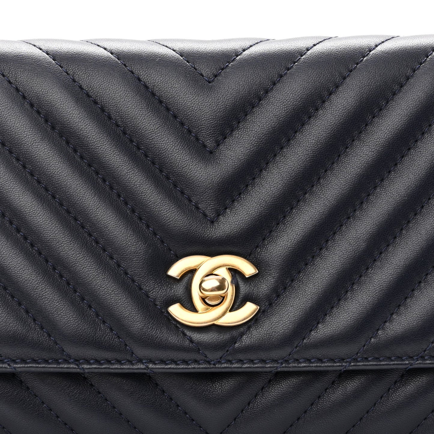 Lambskin Chevron Quilted East West Flap Navy