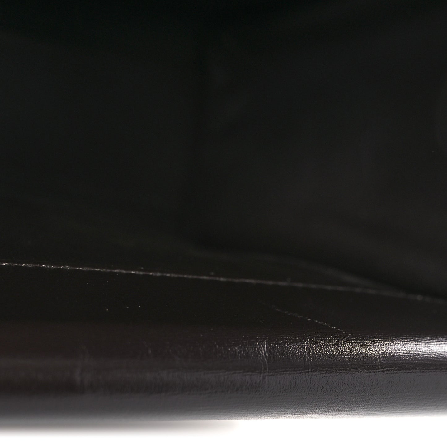 Box Calfskin Nappa Clip Bag Fondant