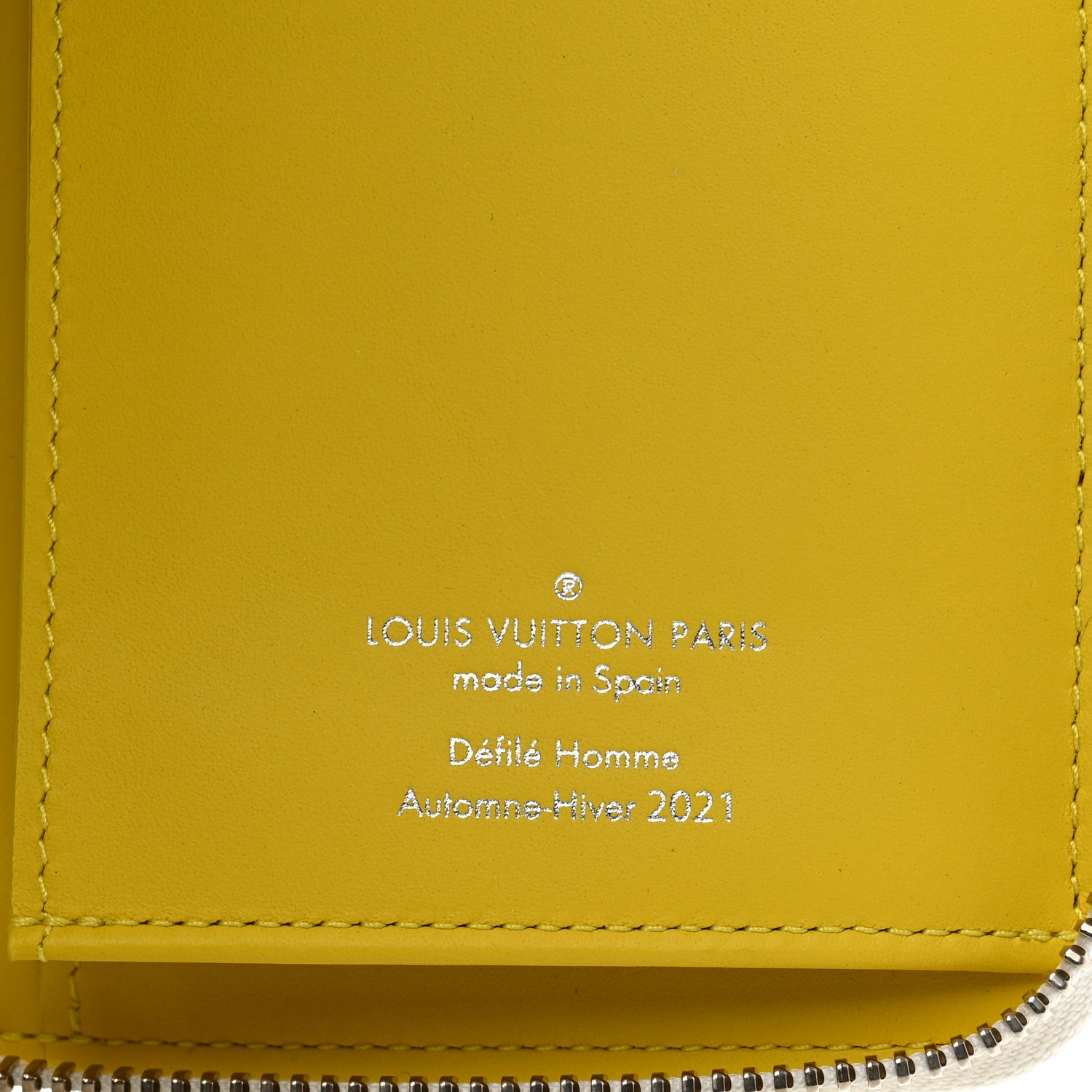 Louis Vuitton Calfskin Everyday LV Vertical Zippy Jaune 6 of 6