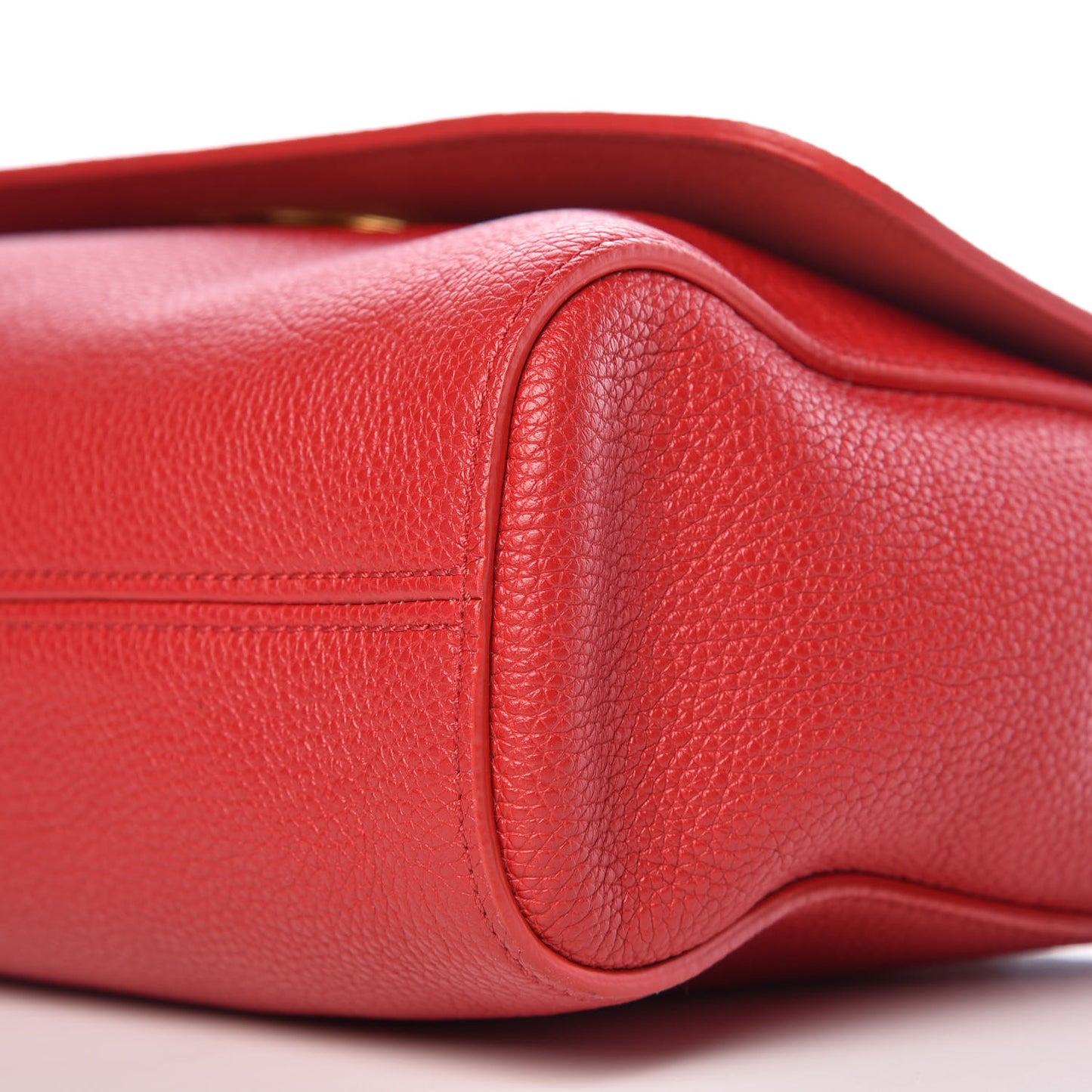 Small Classic Grain Calfskin Medium Lily Flap Scarlet
