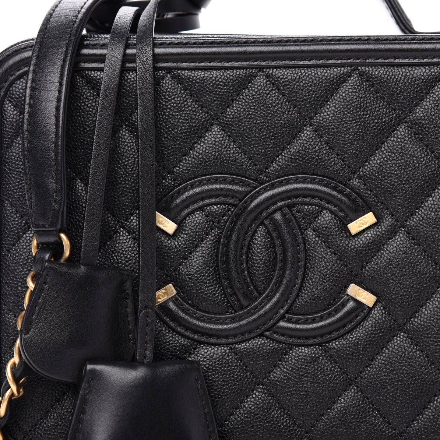 Caviar Quilted Medium CC Filigree Vanity Case Black