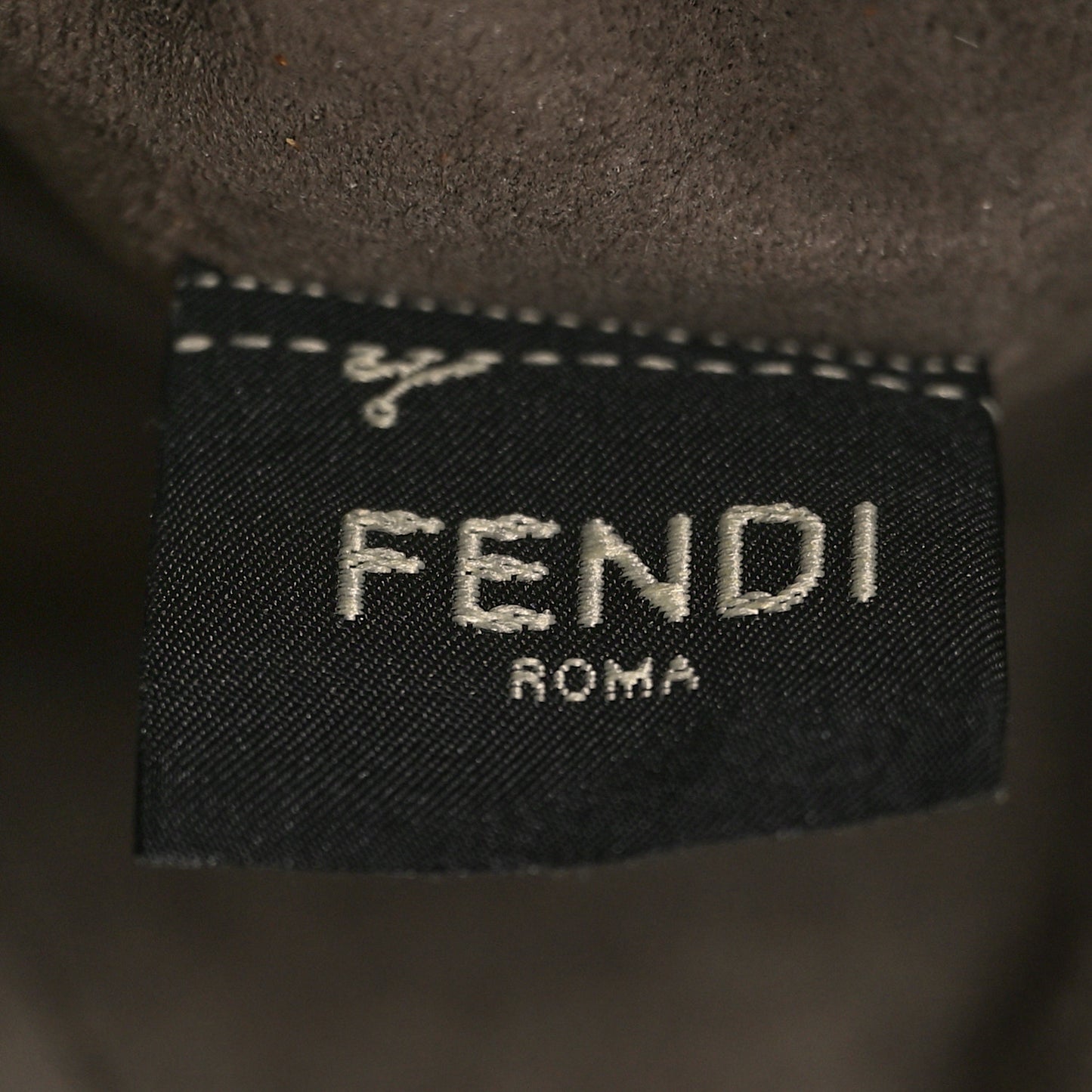 Vitello Grace F is Fendi Bi-Color FF 1974 Embossed Grande Mon Tresor Bucket Bag Maya Black Fragola