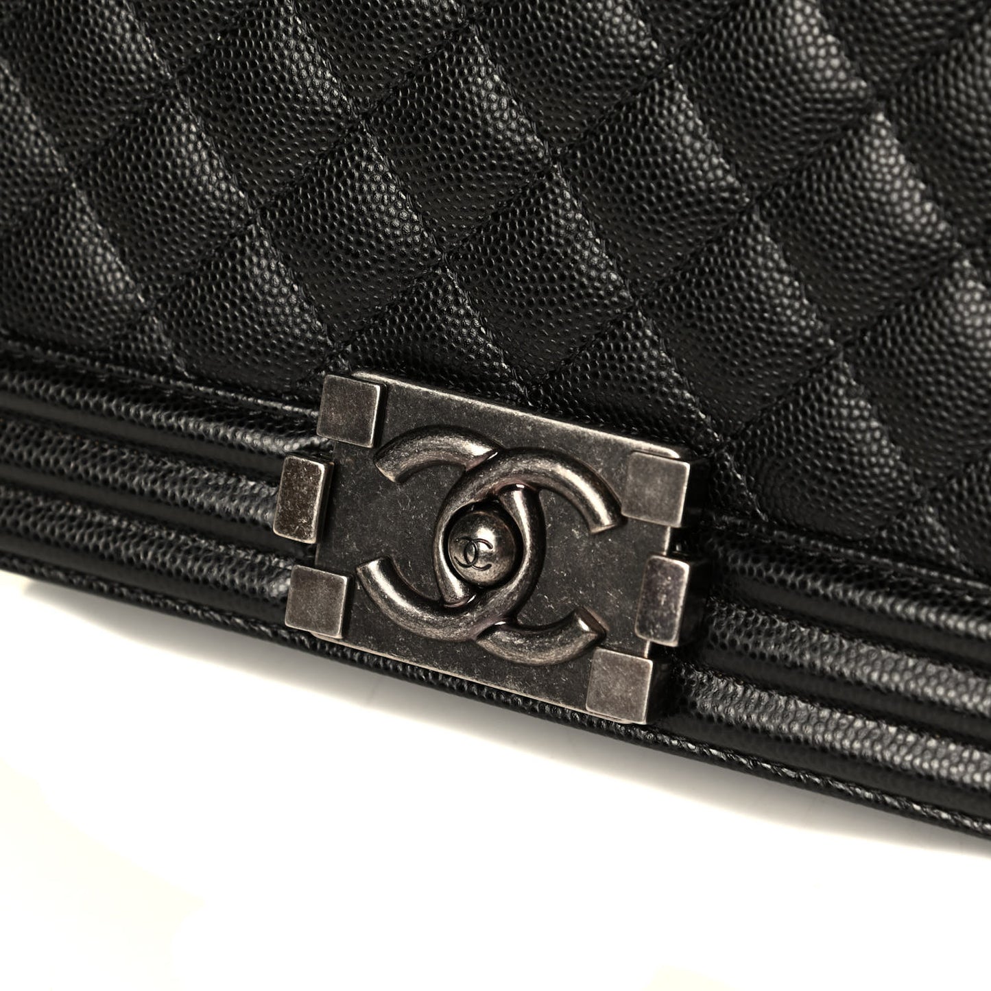 Caviar Quilted Medium Boy Flap Black