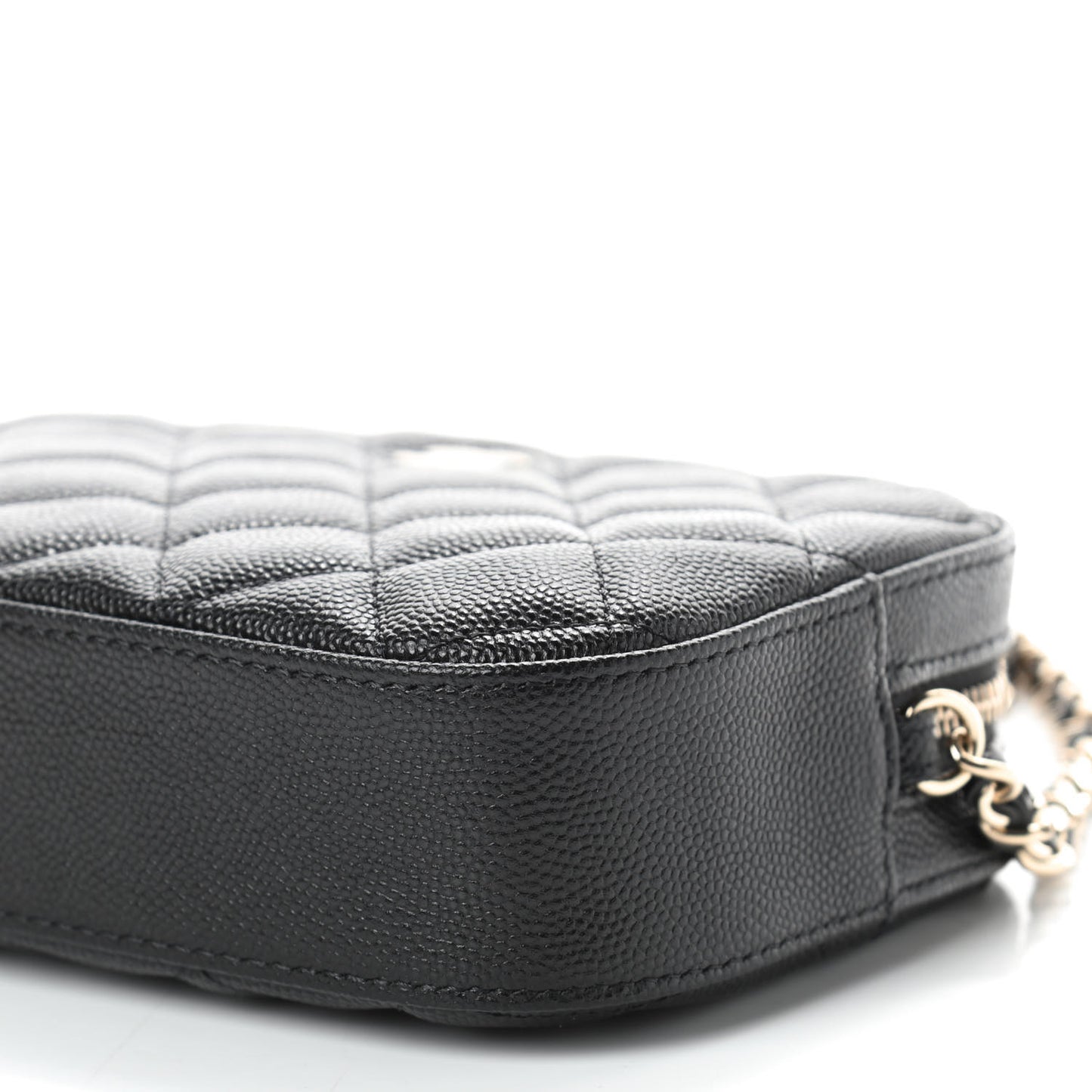 Caviar Quilted Vanity With Chain Black